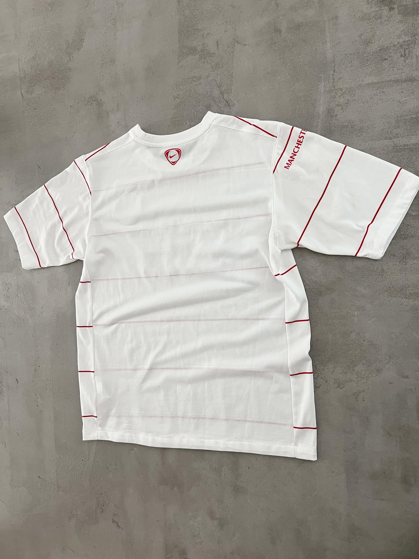WHITE MANCHESTER UNITED NIKE JERSEY - 2000S - S