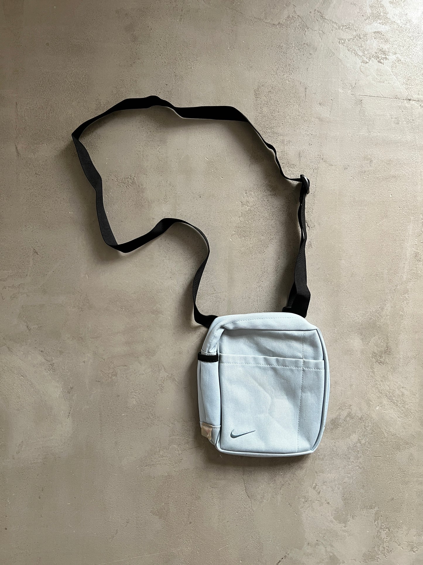 BABY BLUE NIKE BAG - 2000S
