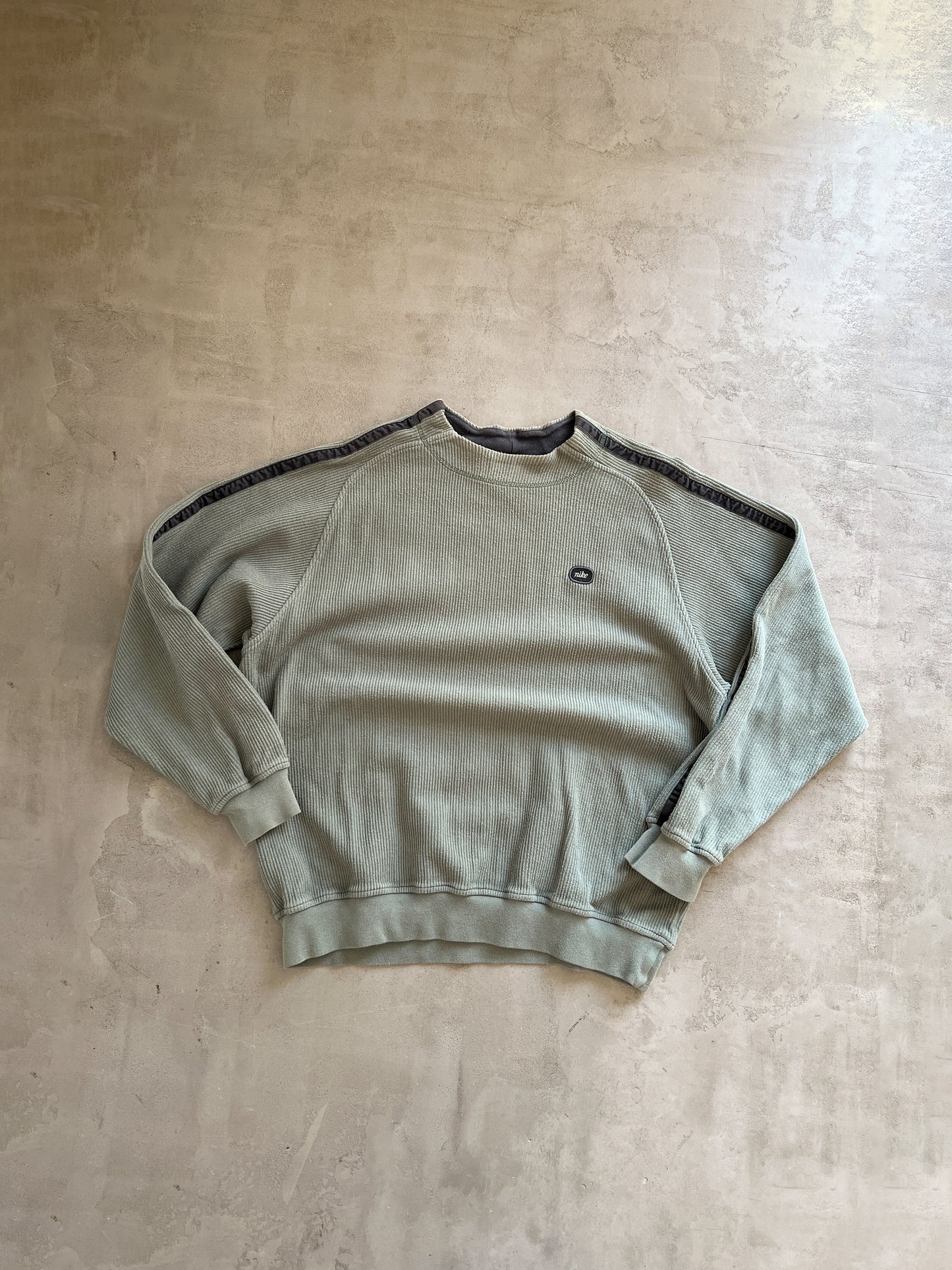 GREEN/KHAKI NIKE SWEATER - 2000S - L