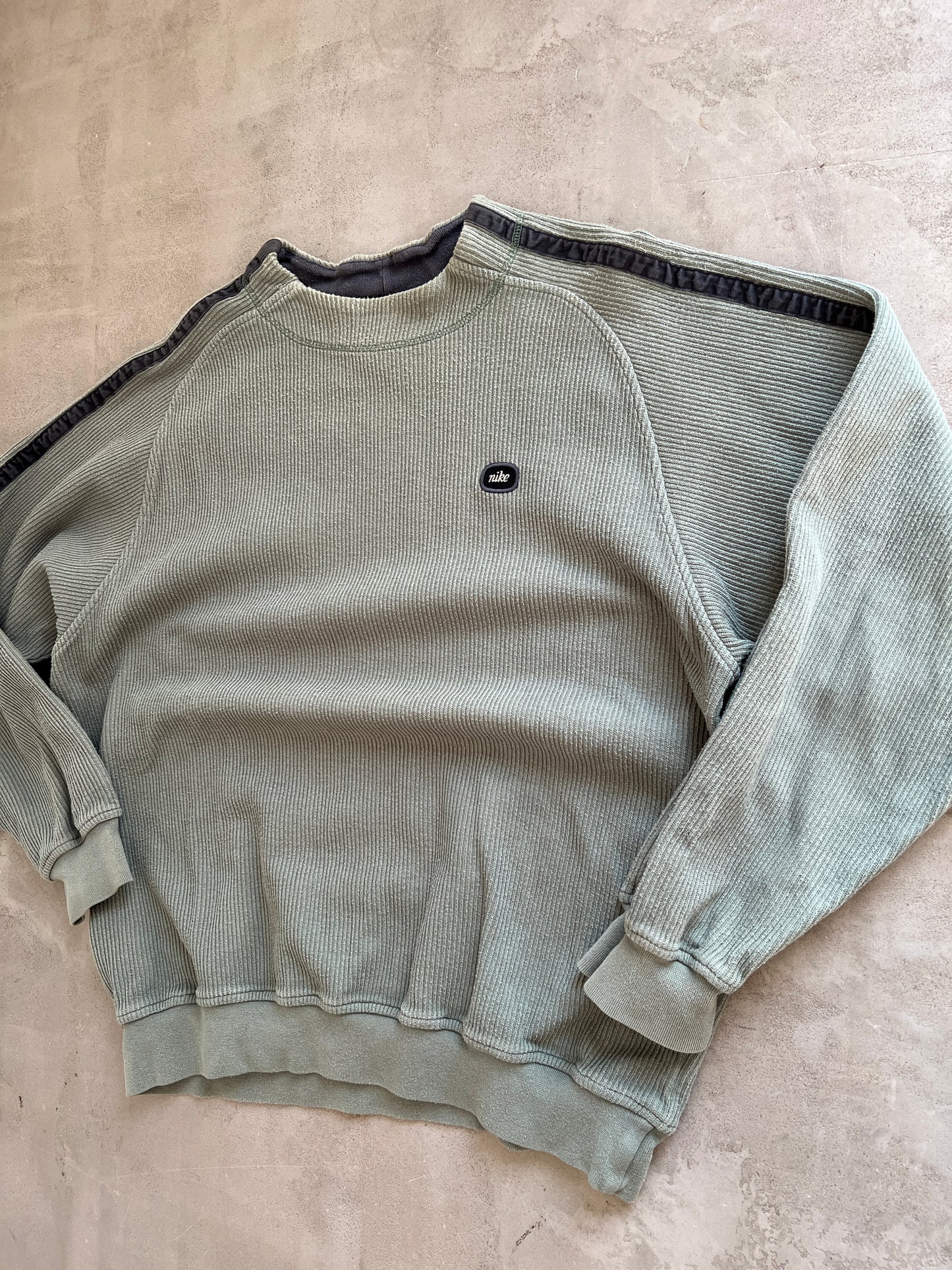 GREEN/KHAKI NIKE SWEATER - 2000S - L