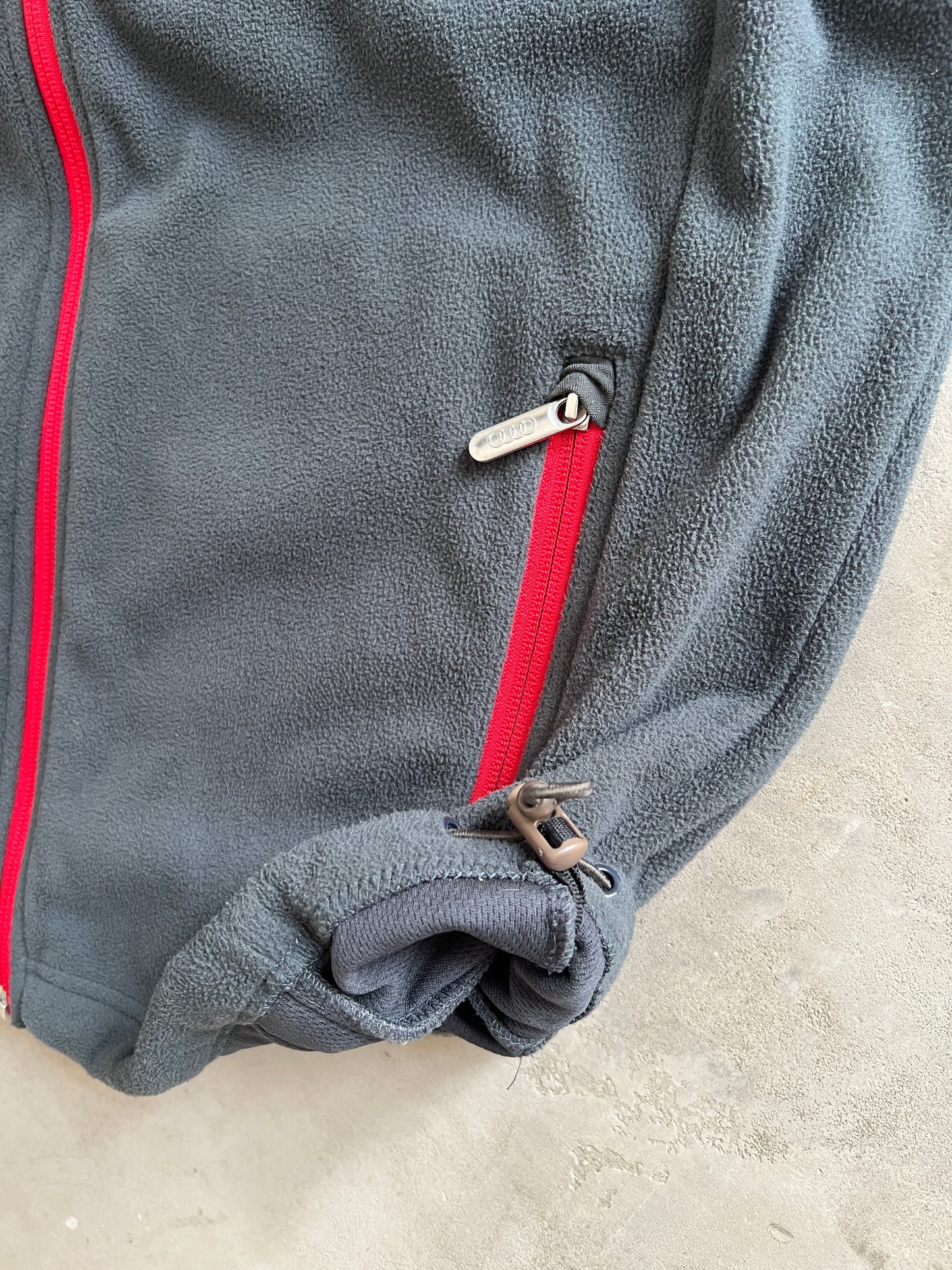 GREY/RED AUDI SPORT FLEECE - 2000S - L