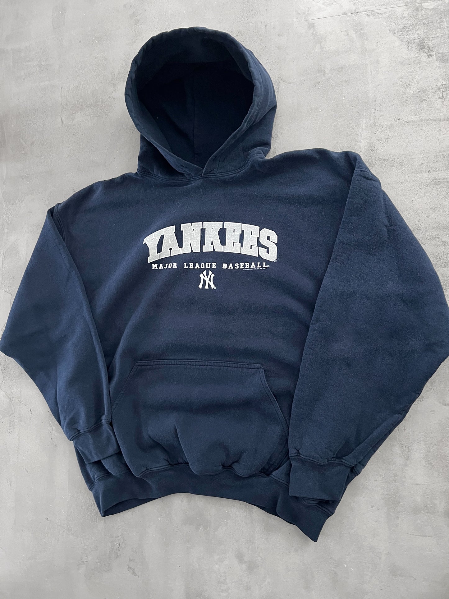 NAVY YANKEES HOODIE - 1990S - L/M