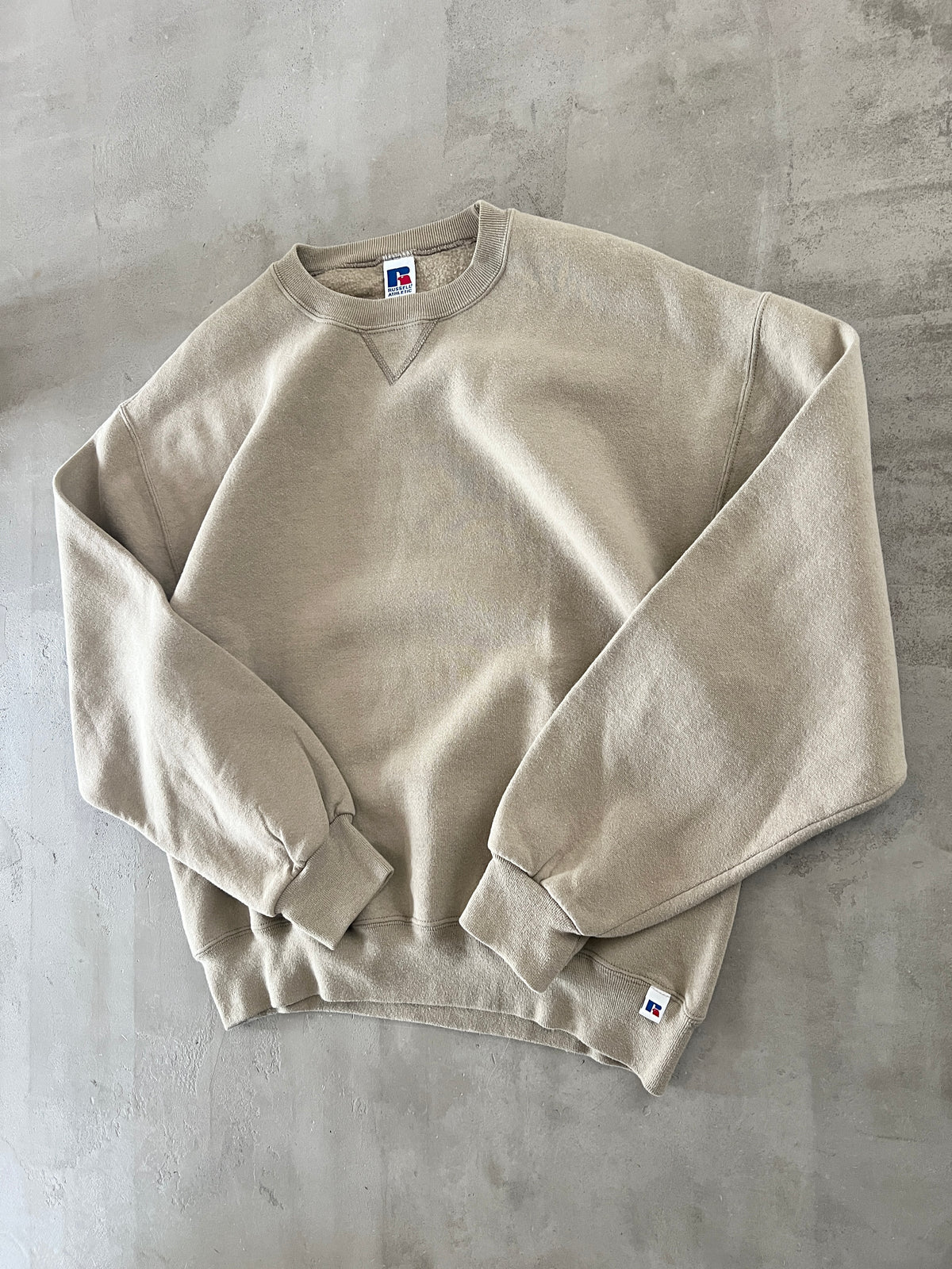 BEIGE RUSSELL SWEATER - 1990S - L/M