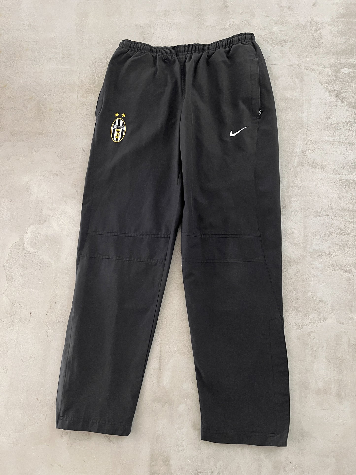 BLACK JUVENTUS NIKE TRACKSUIT - 2000S - L