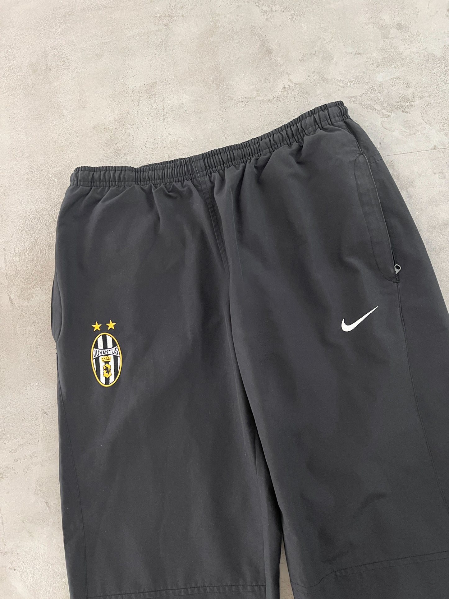BLACK JUVENTUS NIKE TRACKSUIT - 2000S - L