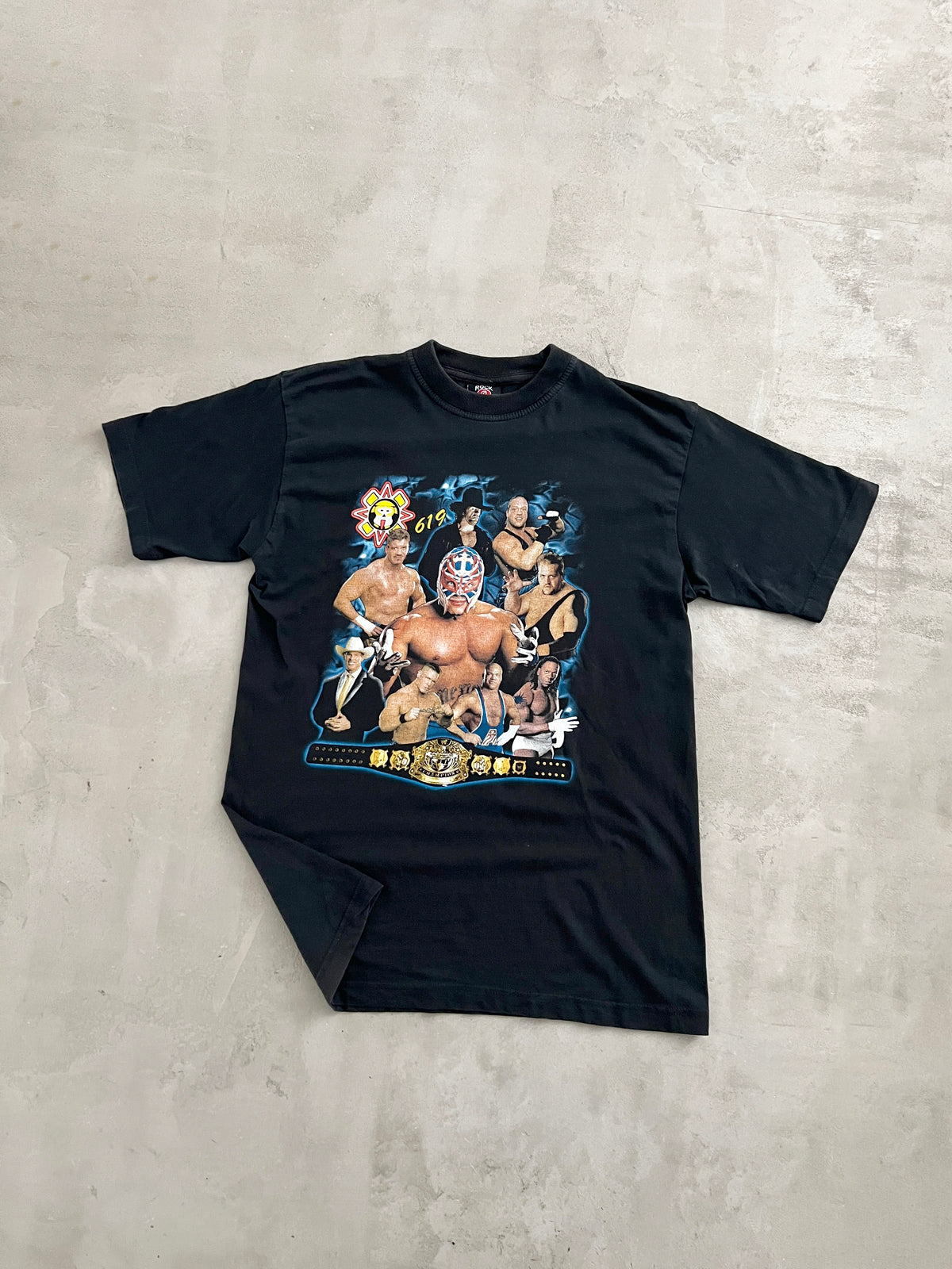 BLACK WWE WRESTLING TEE - 2000S - M/L