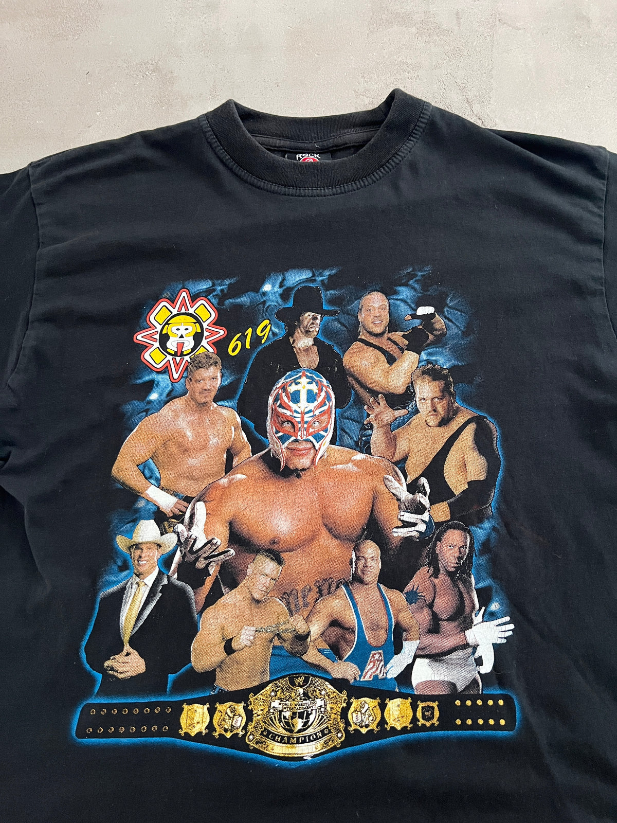 BLACK WWE WRESTLING TEE - 2000S - M/L