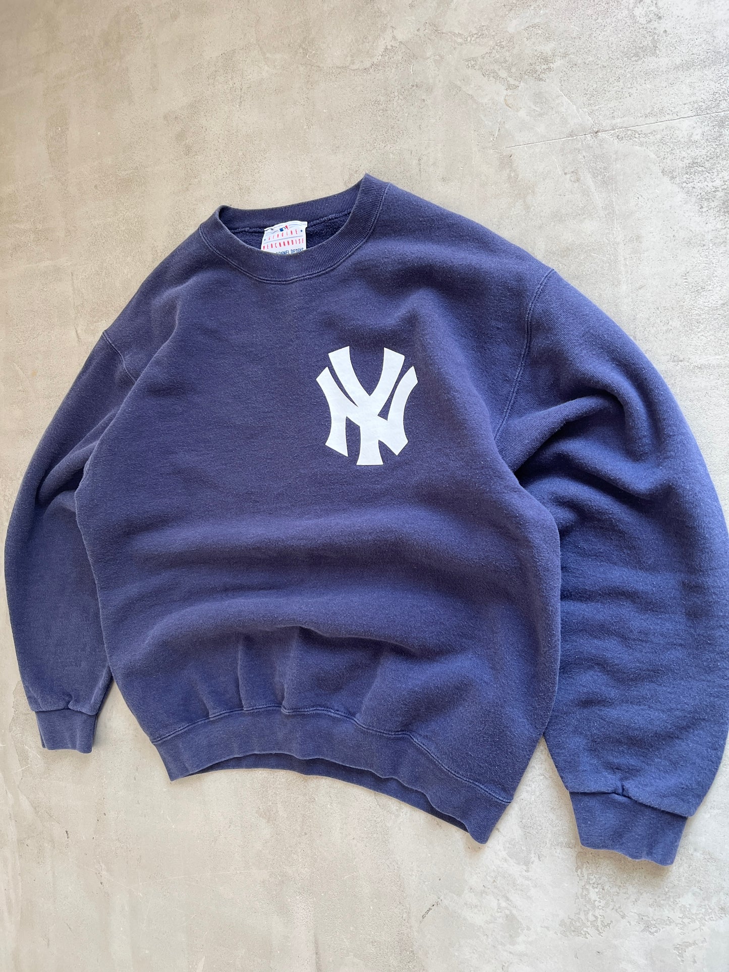 FADED NAVY YANKEES SWEATER - 1990S - M