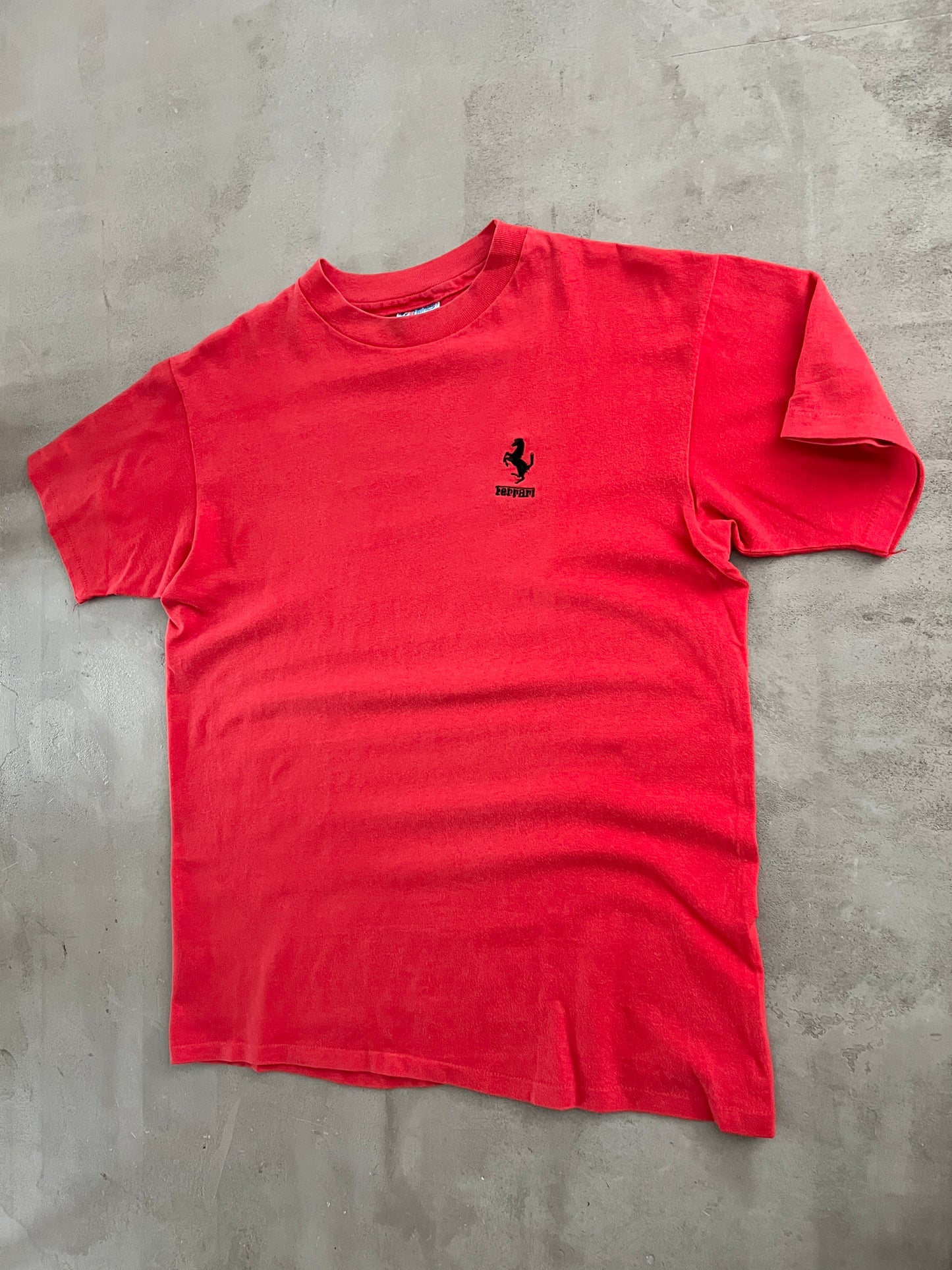 RED FERRARI TEE - 1990S - M/L