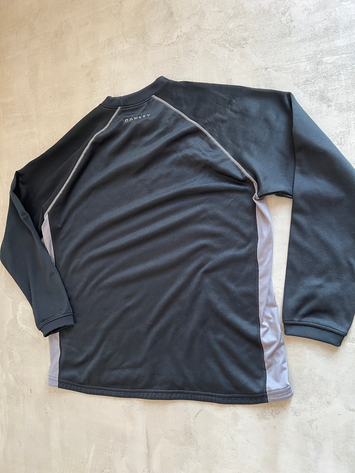 BLACK OAKLEY LONGSLEEVE - 1990S - L