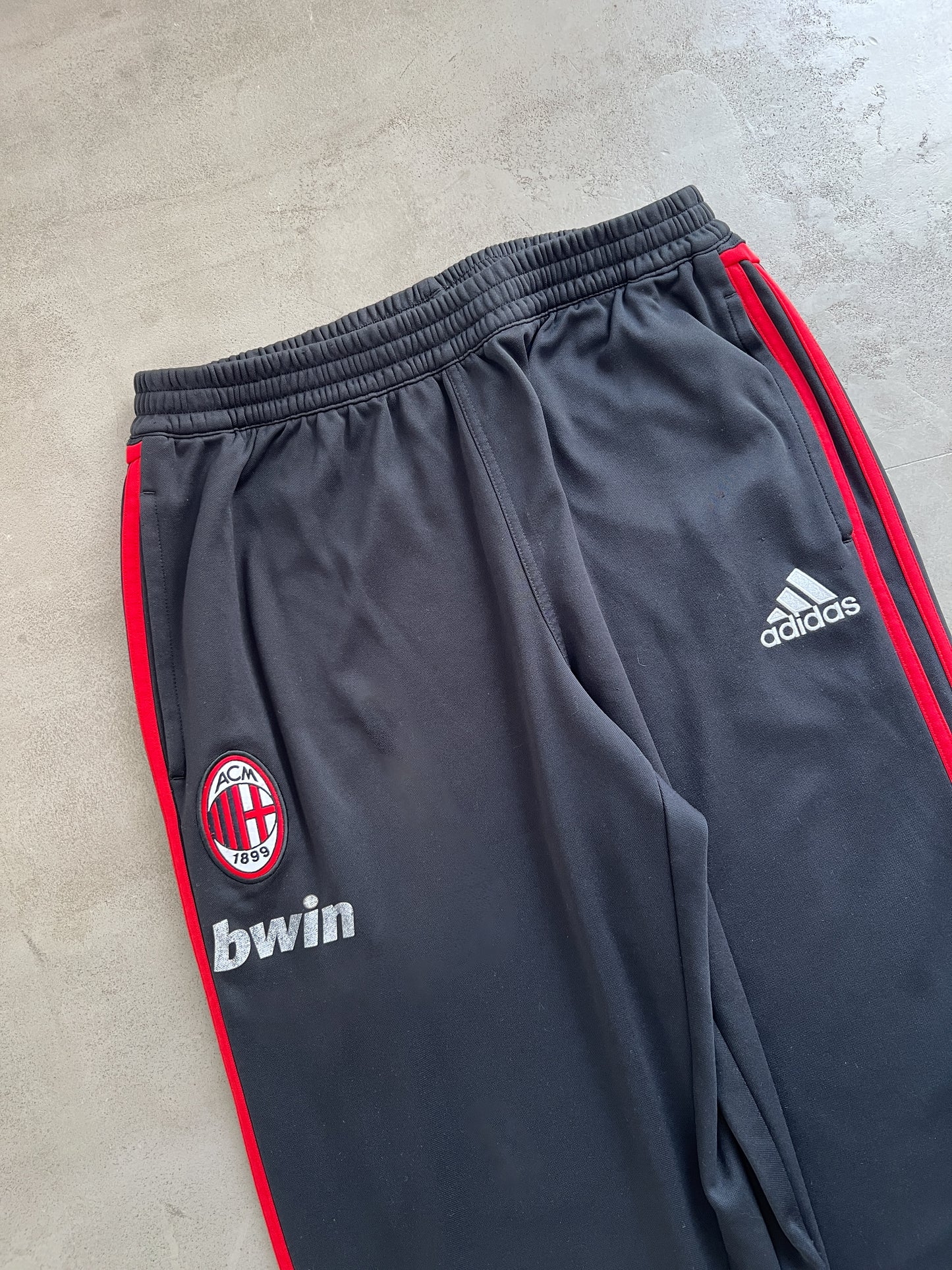 BLACK/RED AC MILAN TRACK PANTS - 2000S - M