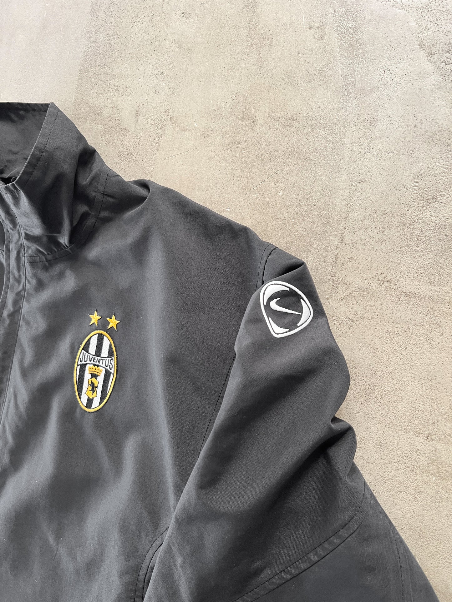 BLACK JUVENTUS NIKE TRACK JACKET - 2000S - M