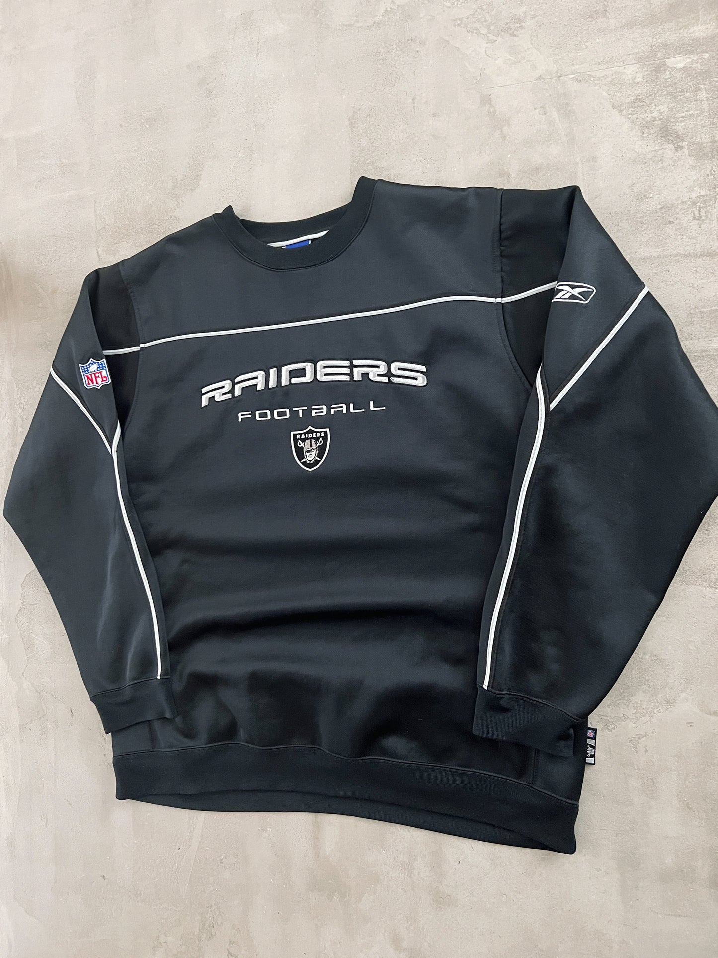 BLACK LA RAIDERS NFL SWEATER - 1990S - XL