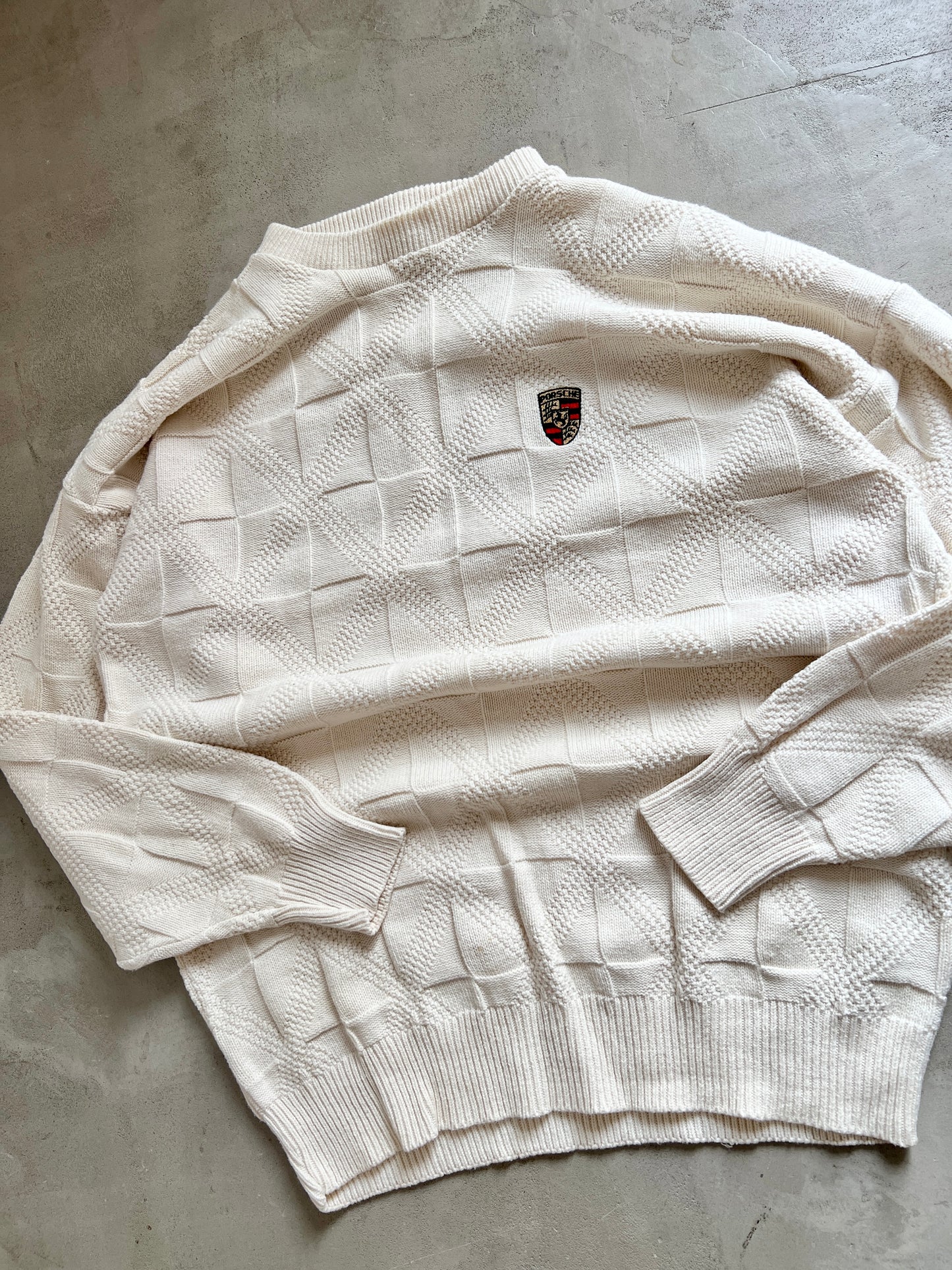 CREME PORSCHE KNIT SWEATER - 1990S - XL