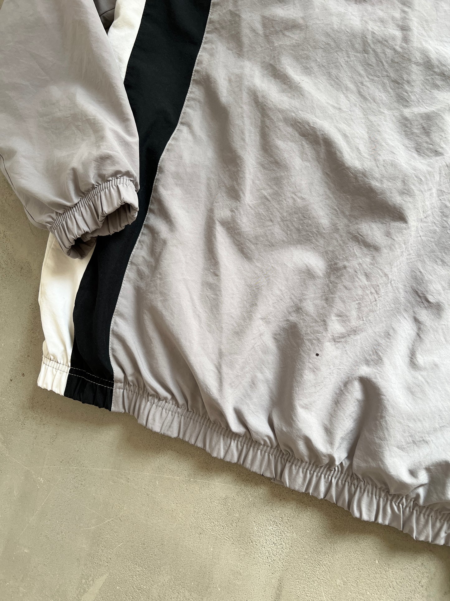 GREY NIKE TRACK JACKET - 2000S - M
