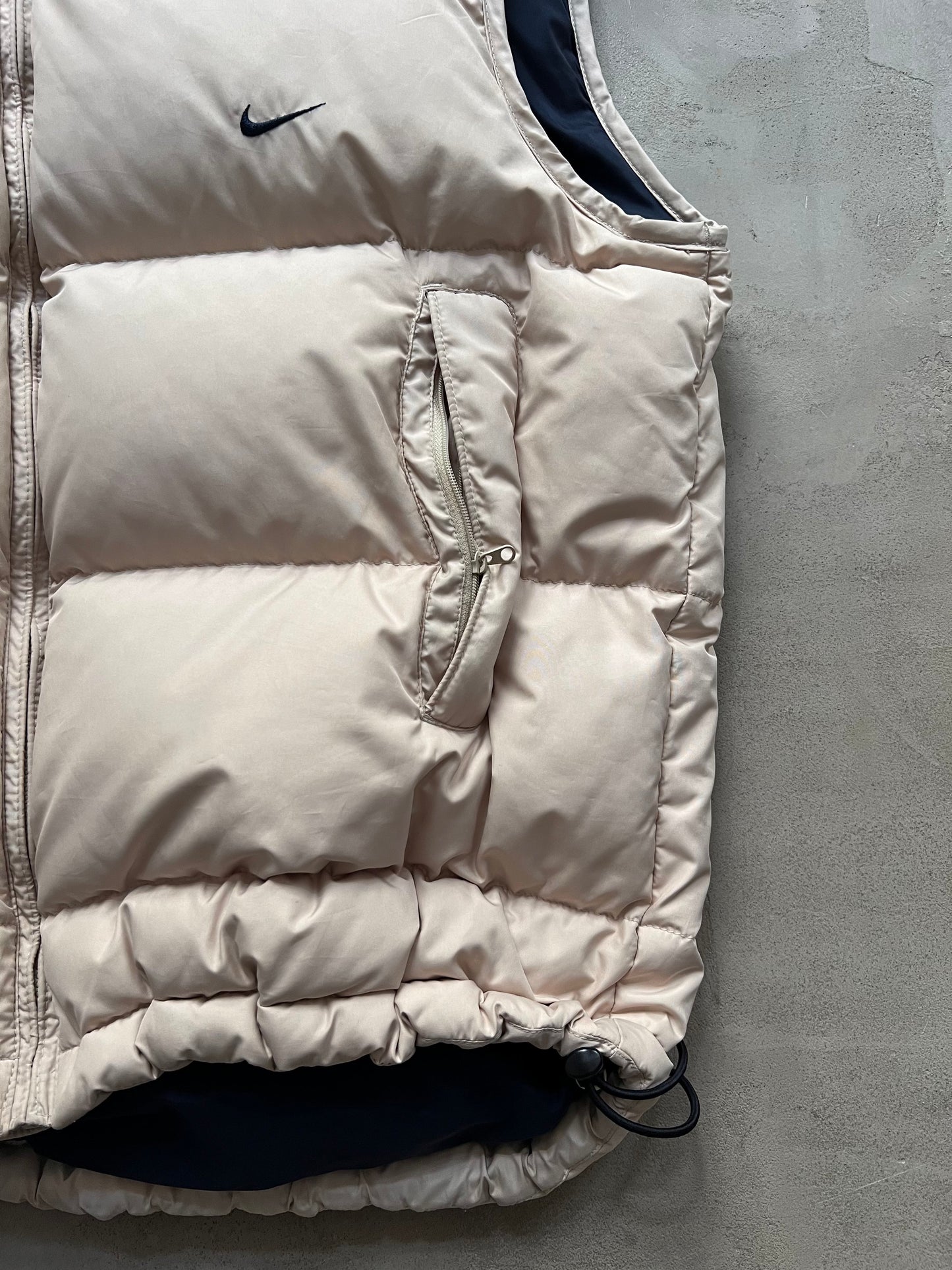 LIGHT BEIGE NIKE PUFFER VEST - 2000S - M