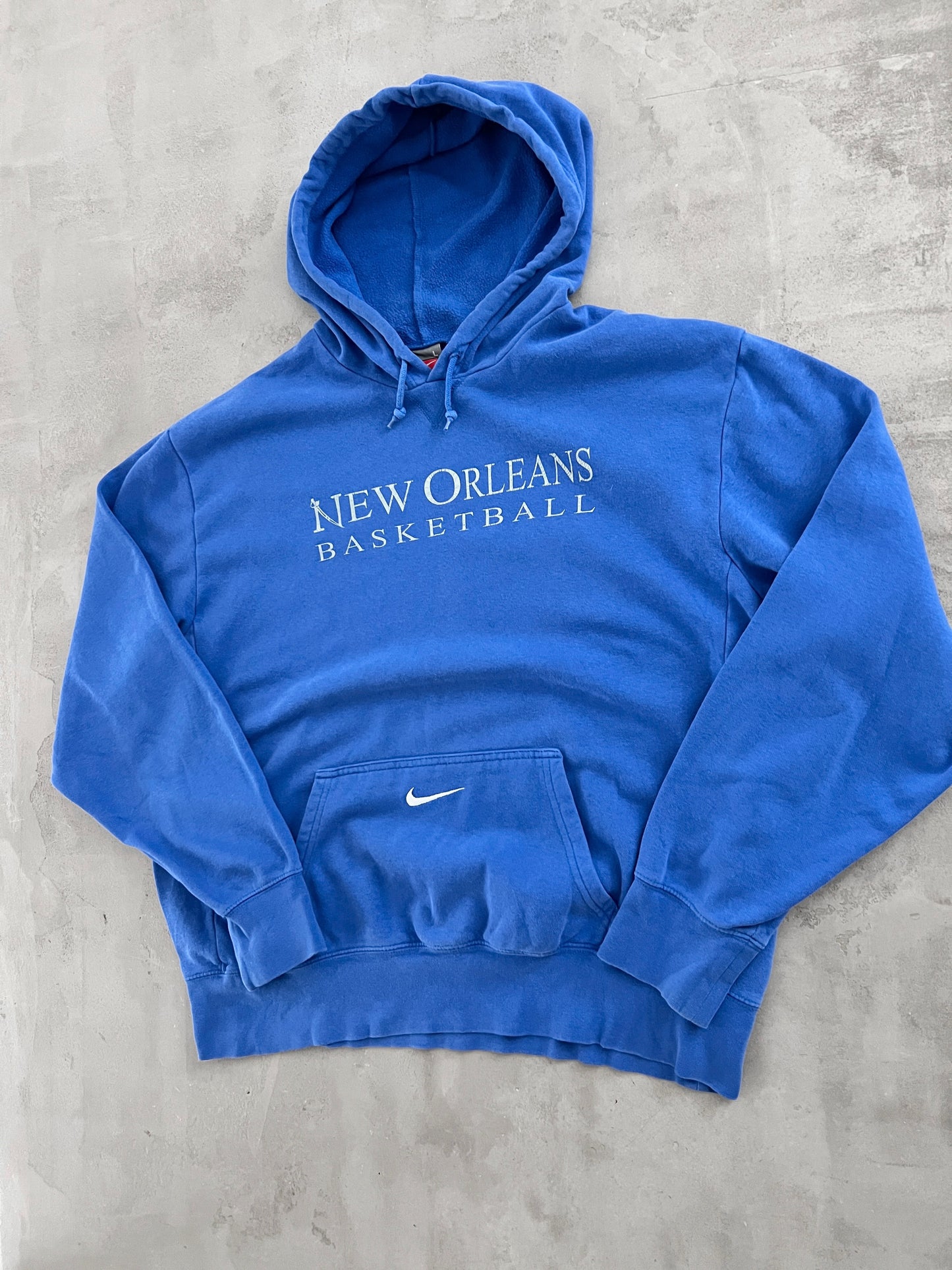 BLUE NIKE BASKETBALL HOODIE - 2000S - L/XL
