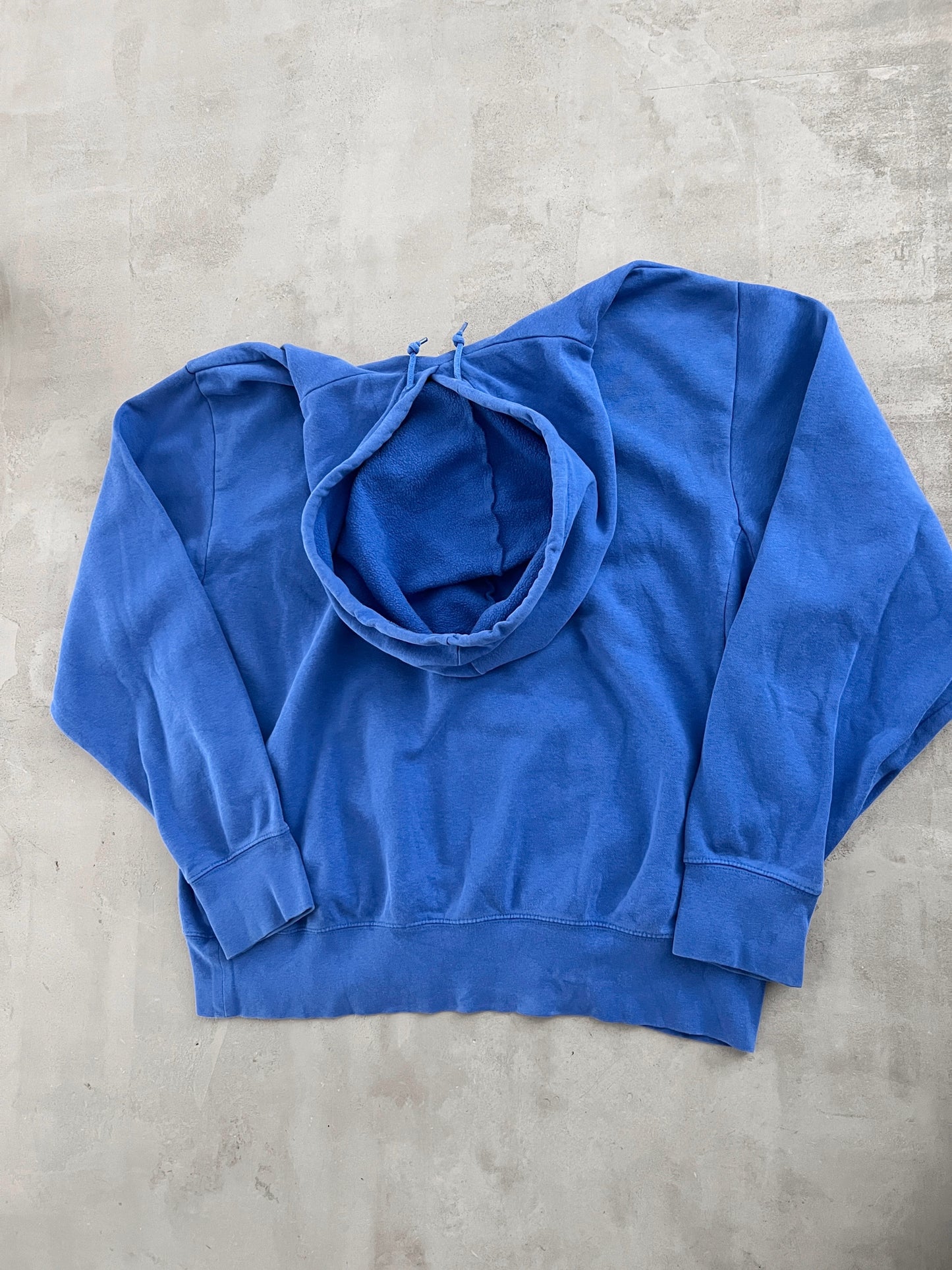 BLUE NIKE BASKETBALL HOODIE - 2000S - L/XL