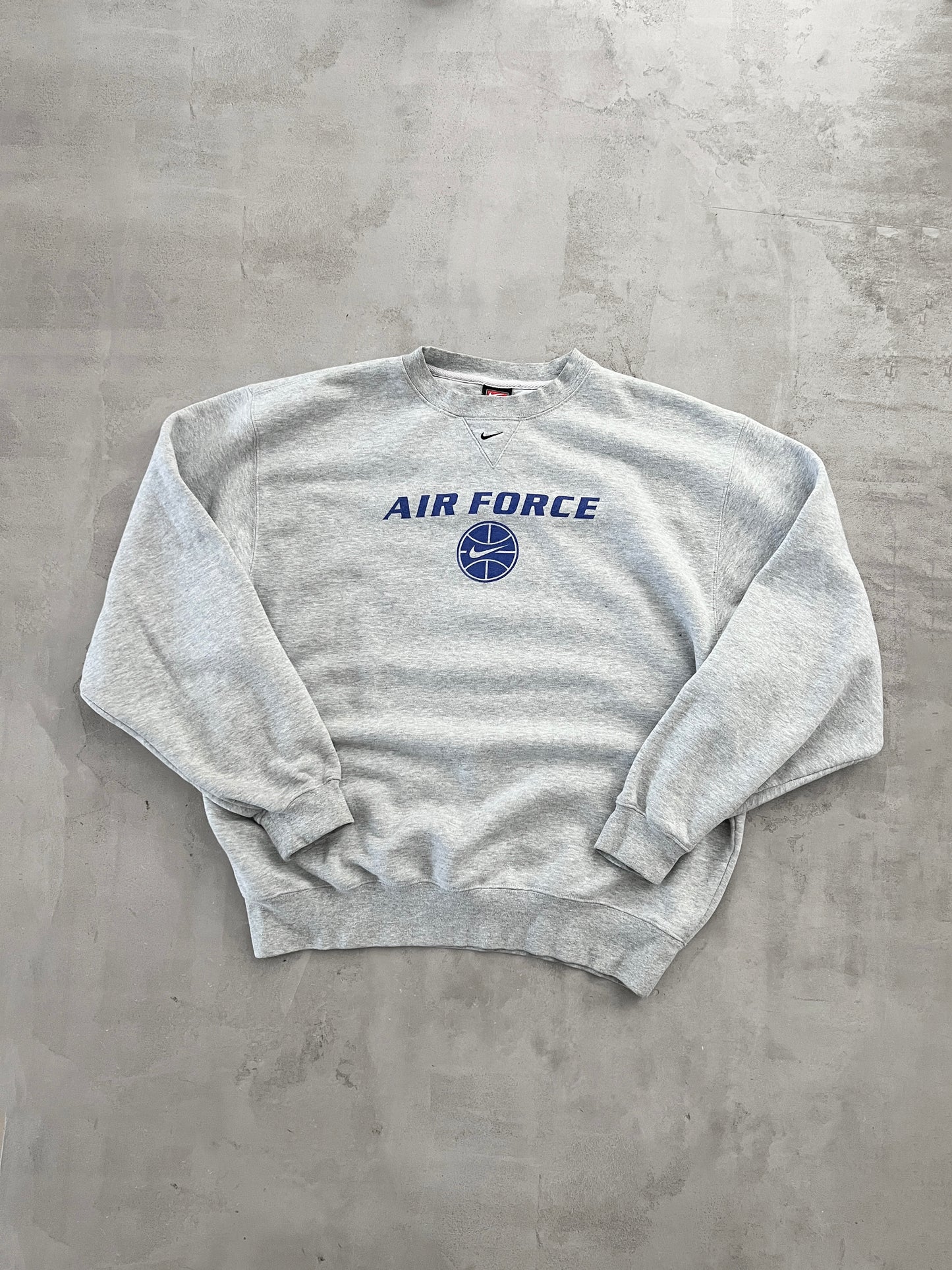 GREY NIKE AIR FORCE SWEATER - 1990S - L/XL