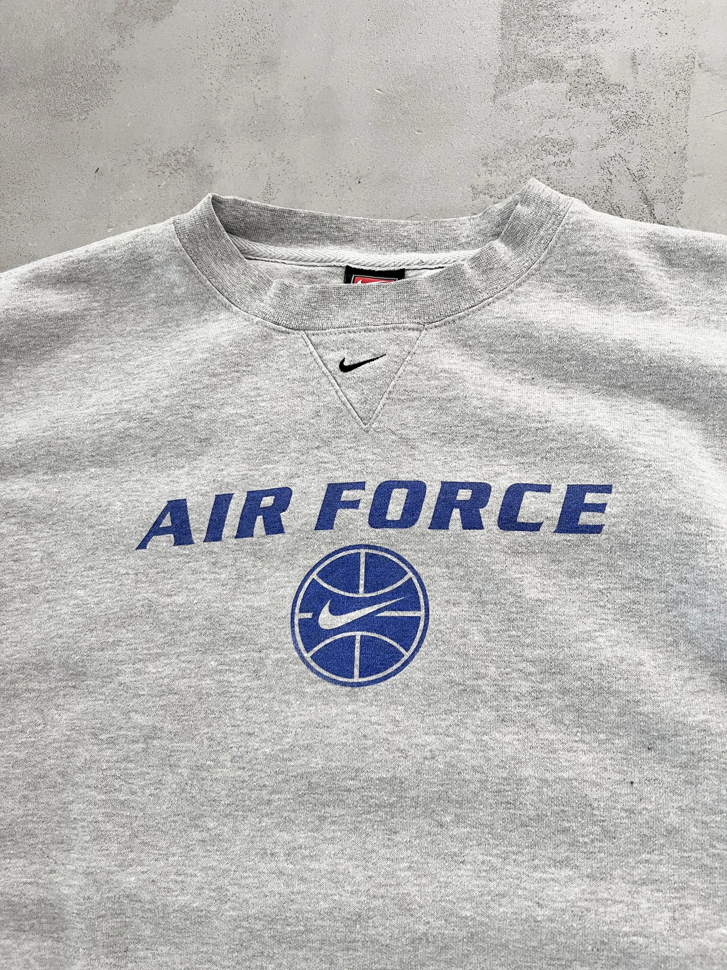 GREY NIKE AIR FORCE SWEATER - 1990S - L/XL