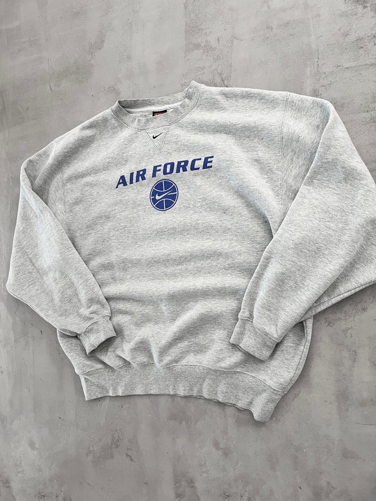 GREY NIKE AIR FORCE SWEATER - 1990S - L/XL