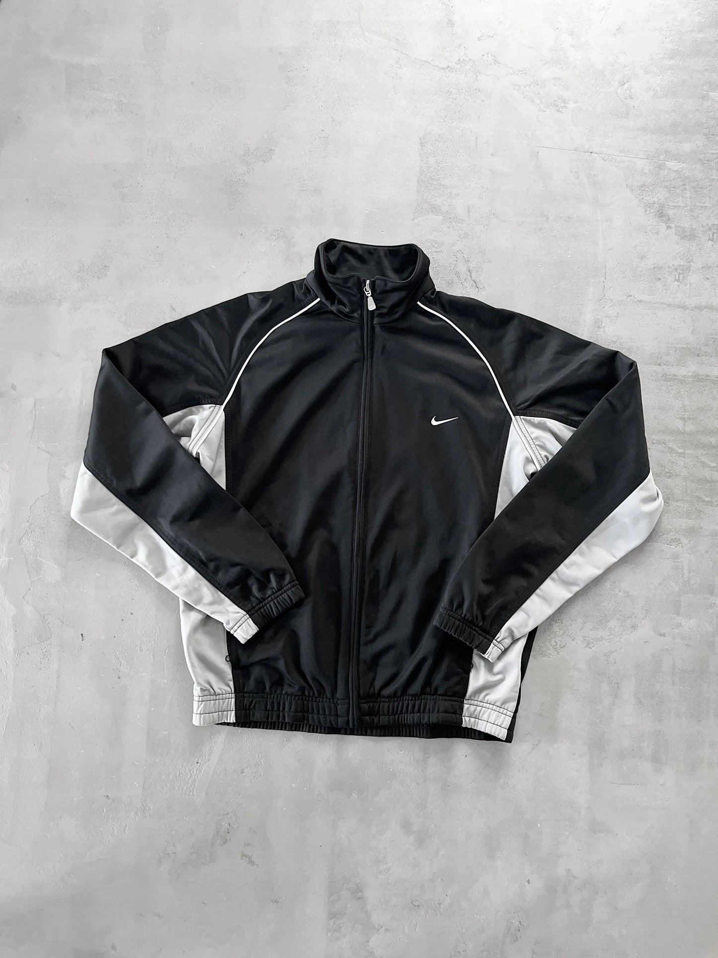 BLACK/GREY NIKE TRACK JACKET - 2000S - M