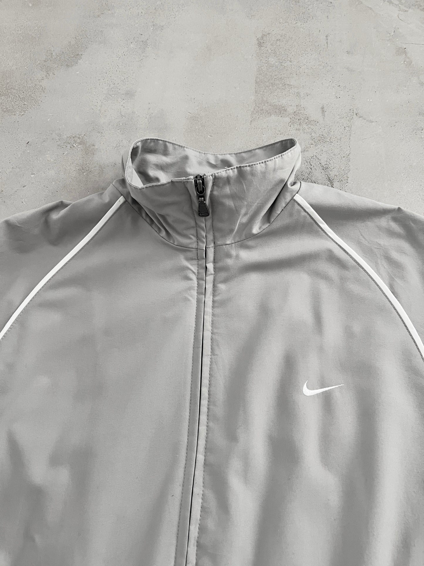 GREY NIKE TRACK JACKET - 2000S - M