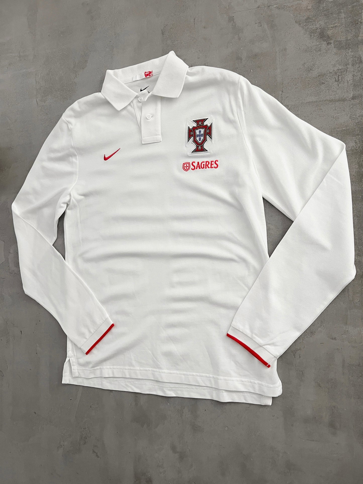 WHITE PORTUGAL NIKE LONGSLEEVE - 2000S - L