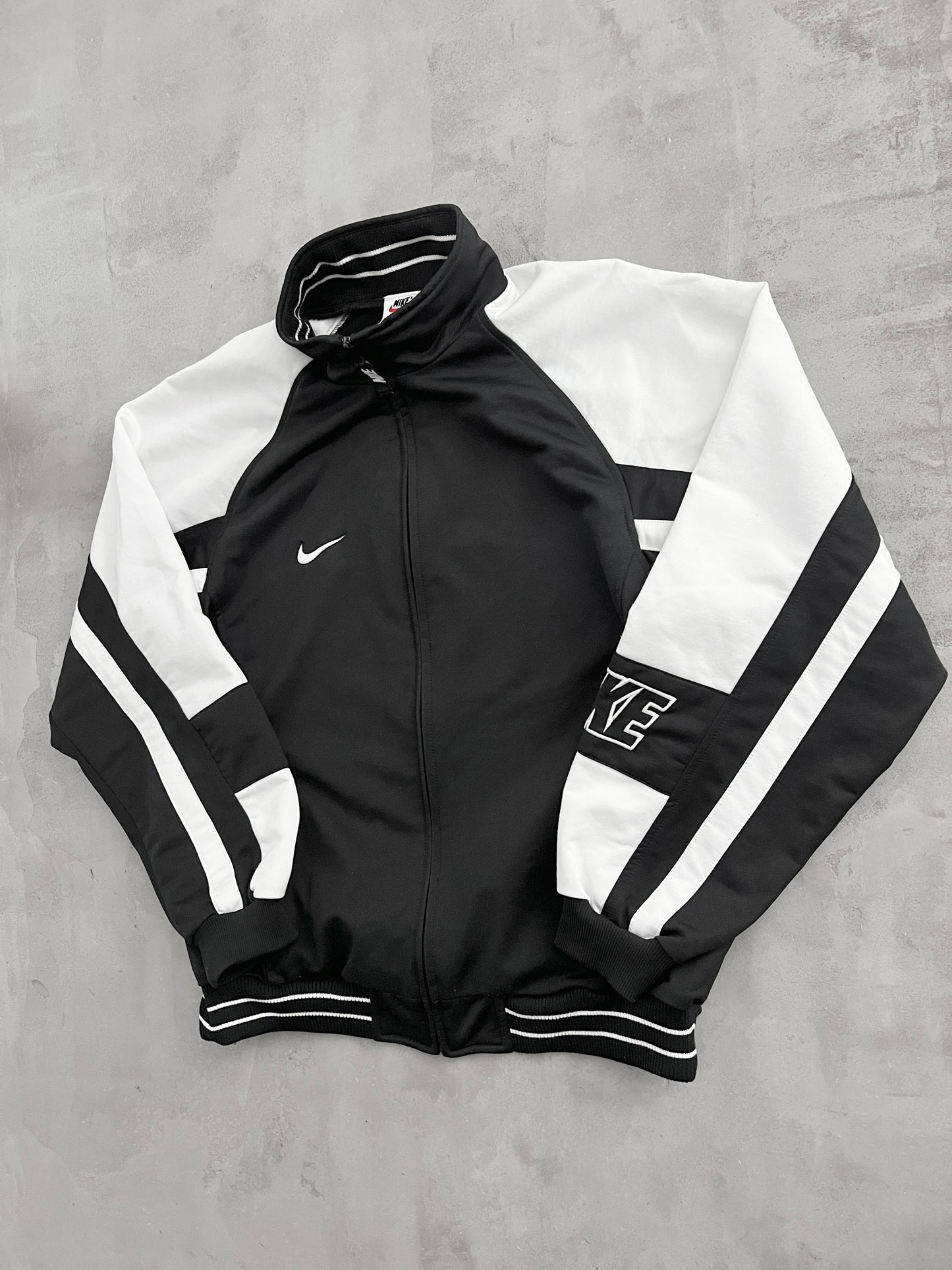BLACK NIKE TRACK JACKET - 1990S - M/L