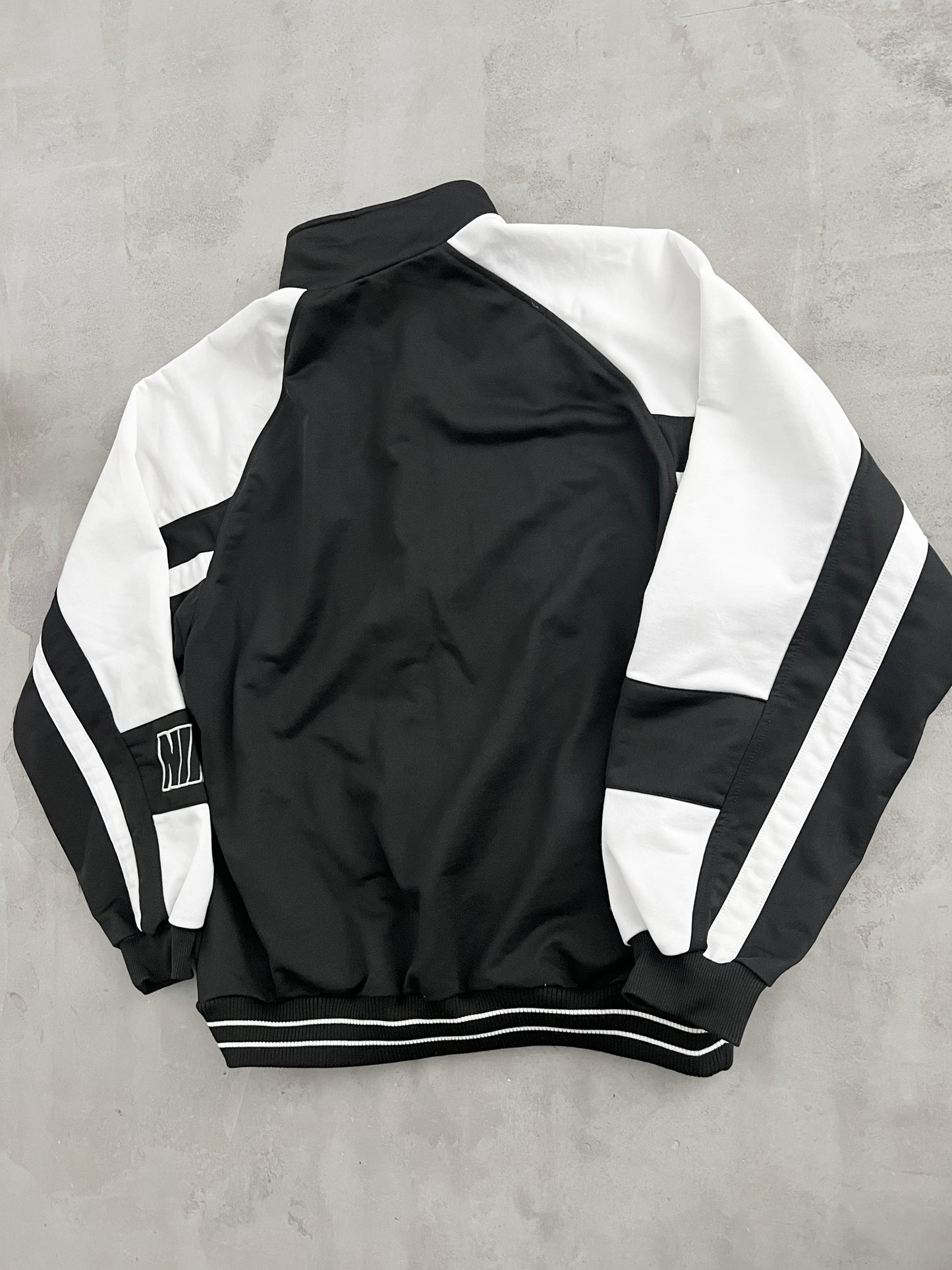 BLACK NIKE TRACK JACKET - 1990S - M/L