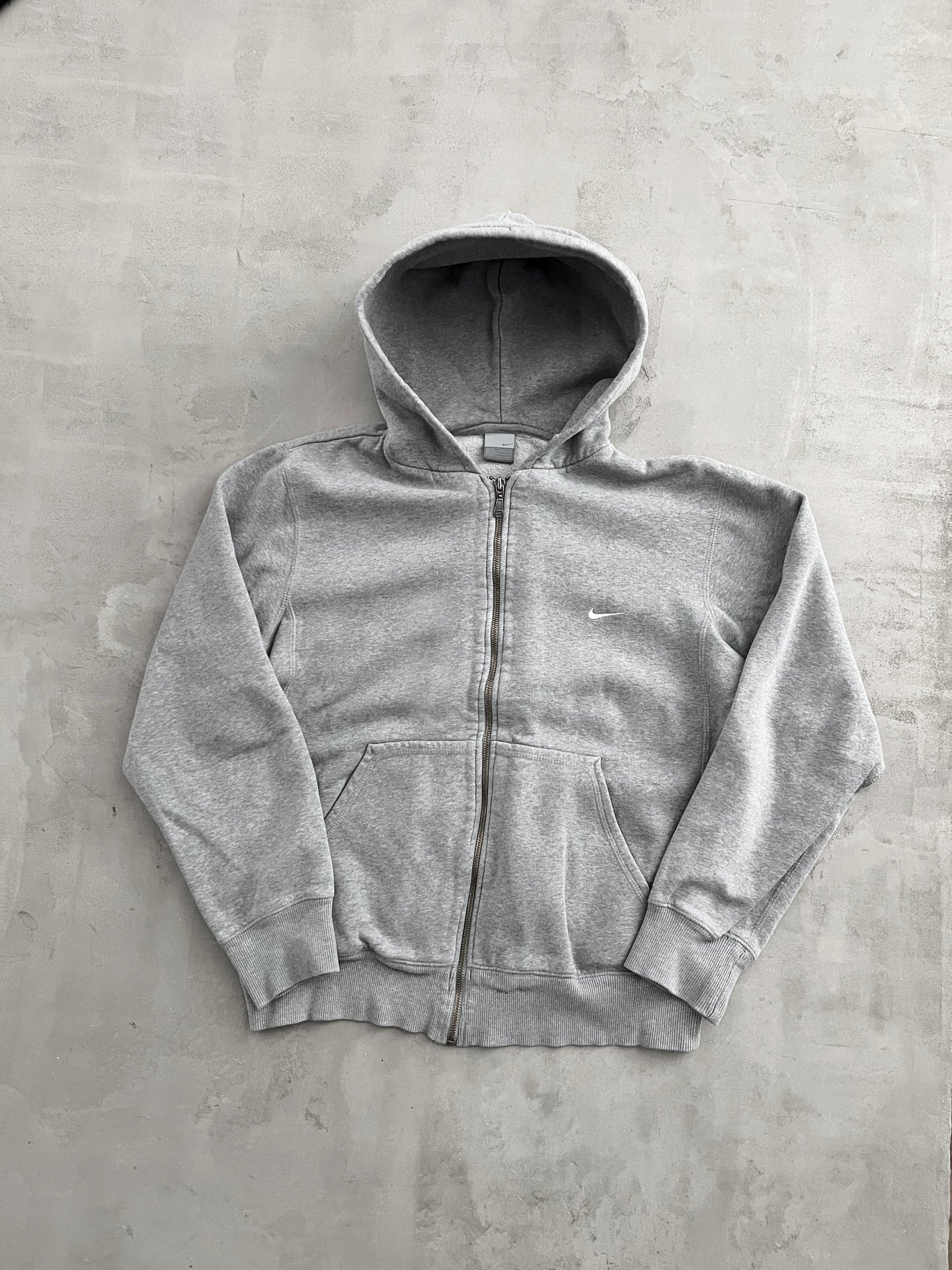 GREY NIKE ZIP UP HOODIE - 2000S - M/S