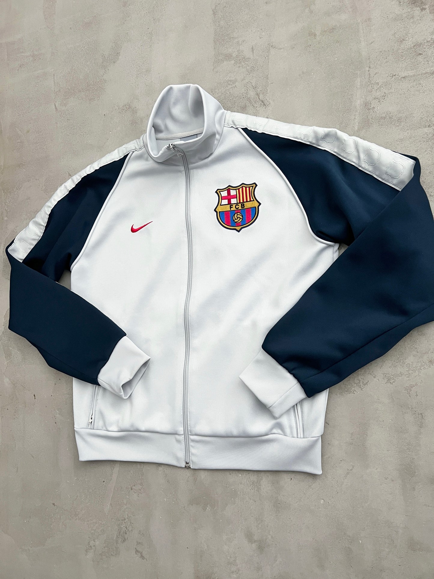GREY FC BARCELONA NIKE JACKET - 2000S - S/M