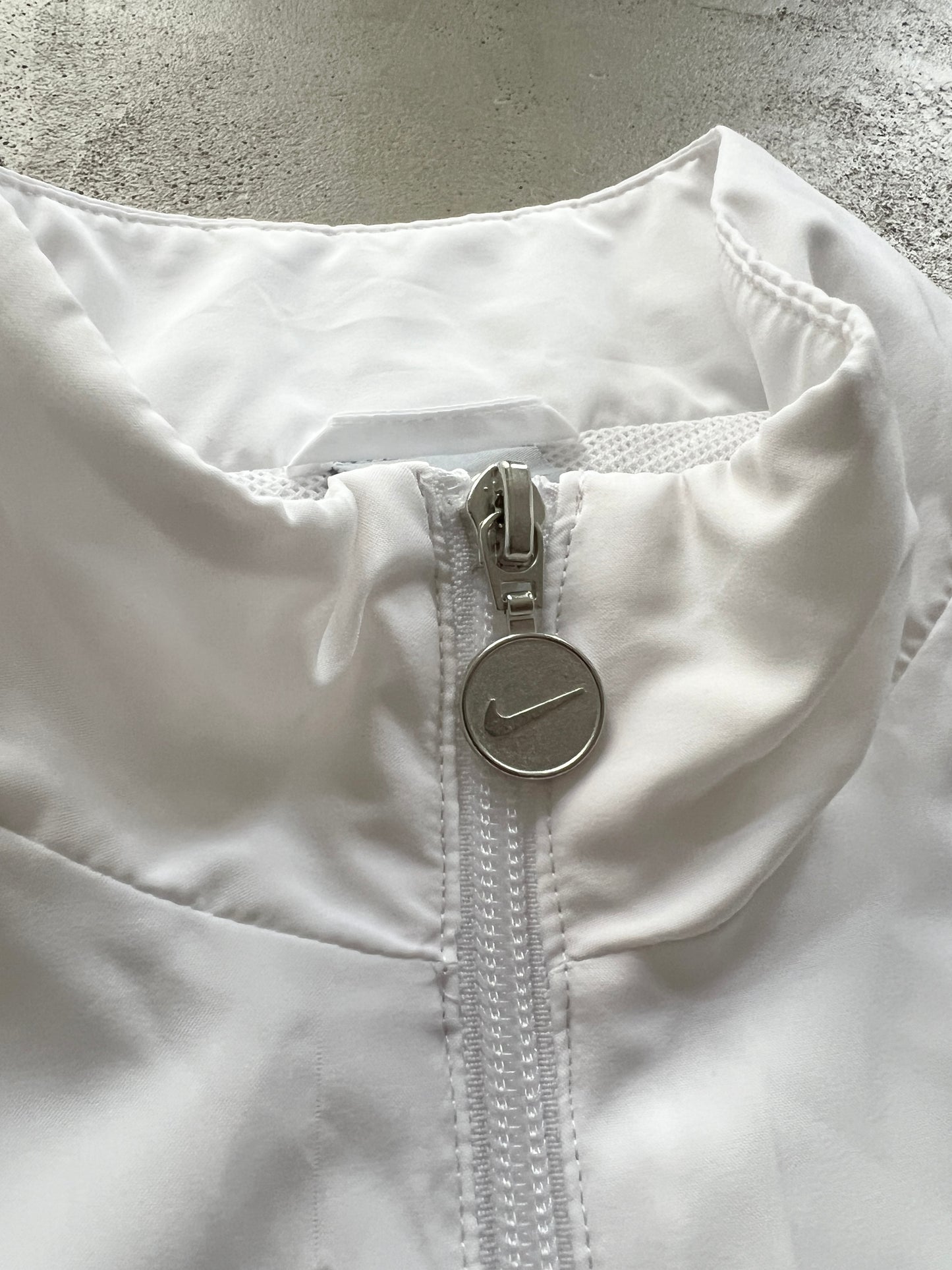 WHITE/BEIGE NIKE TRACK JACKET - 2000S - WOMENS L/XL