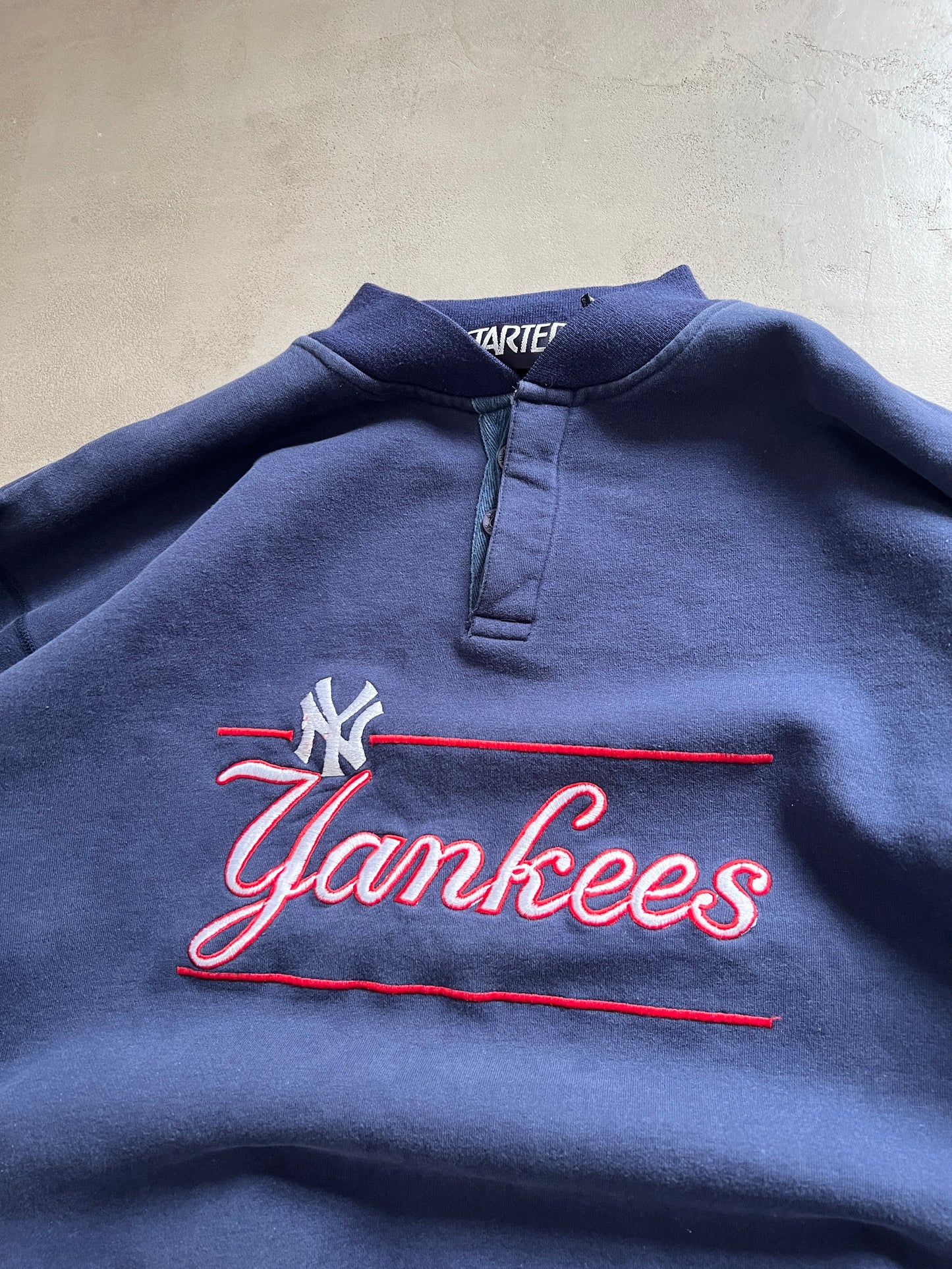NAVY YANKEES SWEATER - 1990S - L/XL
