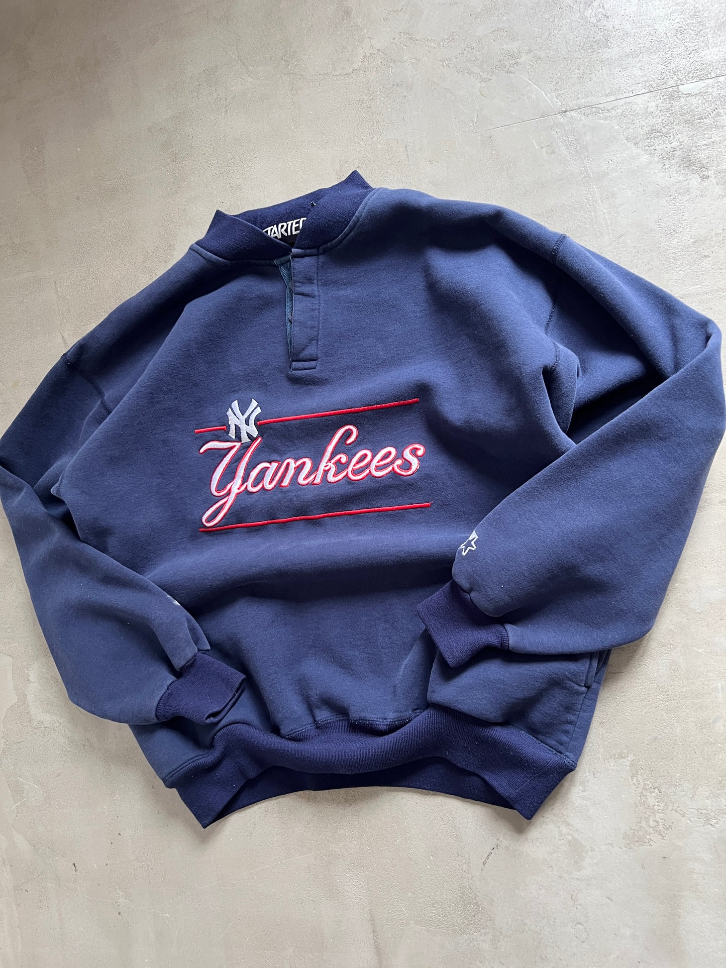NAVY YANKEES SWEATER - 1990S - L/XL