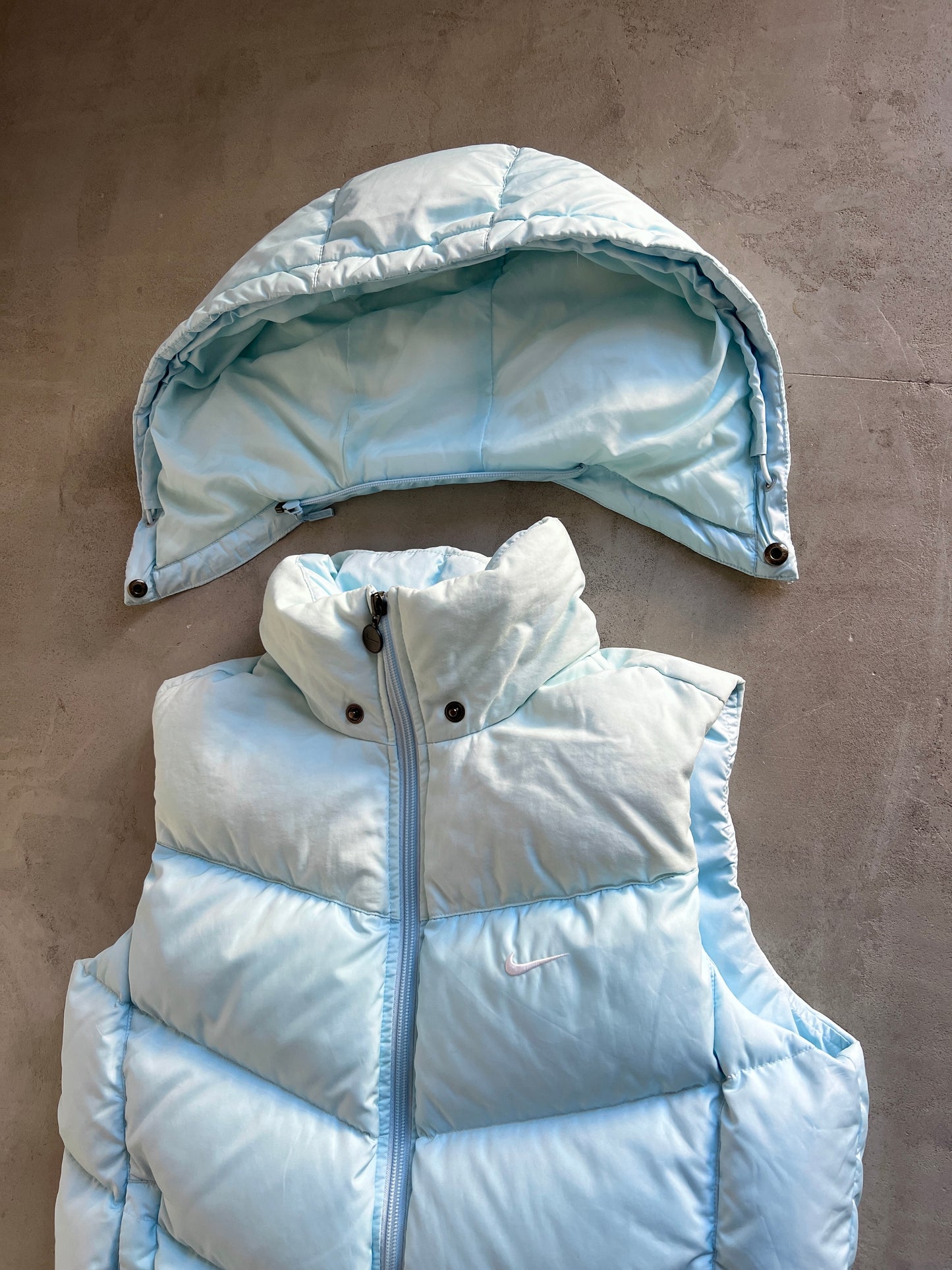 BABY BLUE NIKE PUFFER VEST - 2000S - WOMENS M