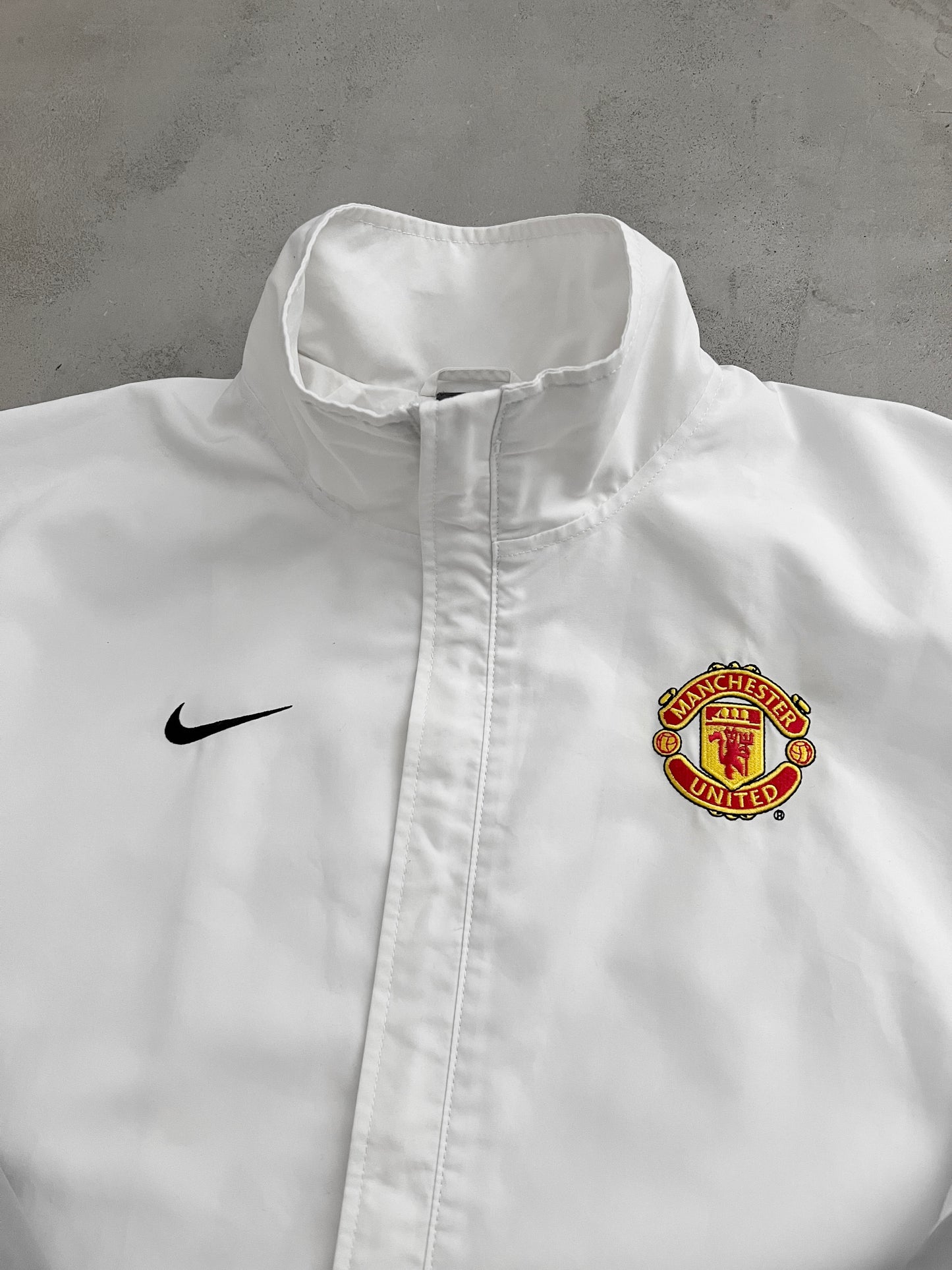 WHITE MANCHESTER UNITED NIKE JACKET - 2000S - M