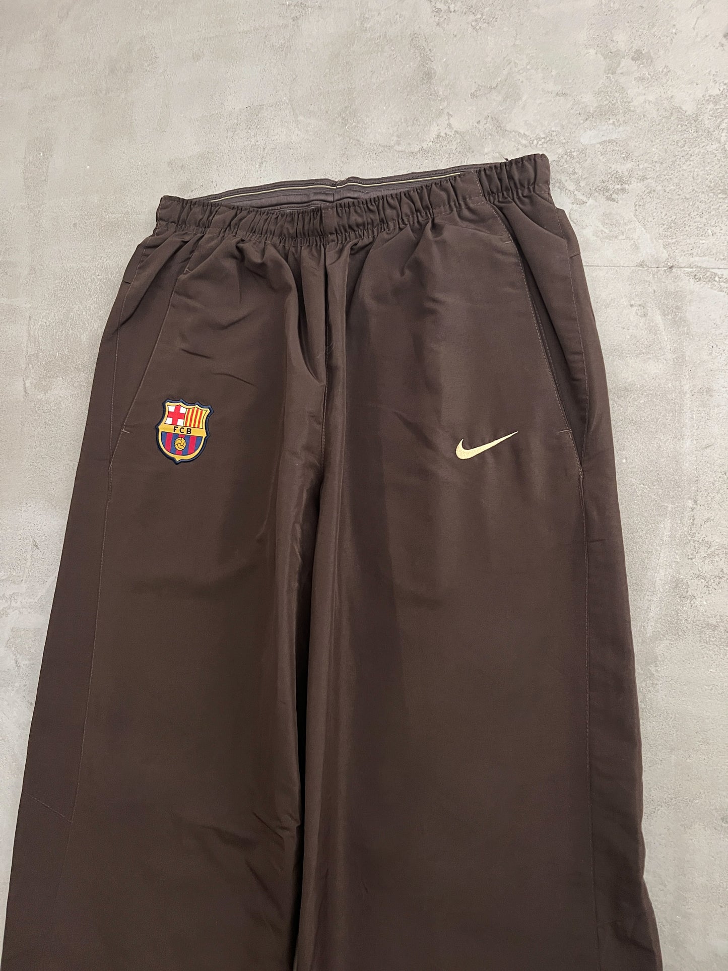 MOCHA FC BARCELONA NIKE TRACK PANTS - 2000S - L/XL