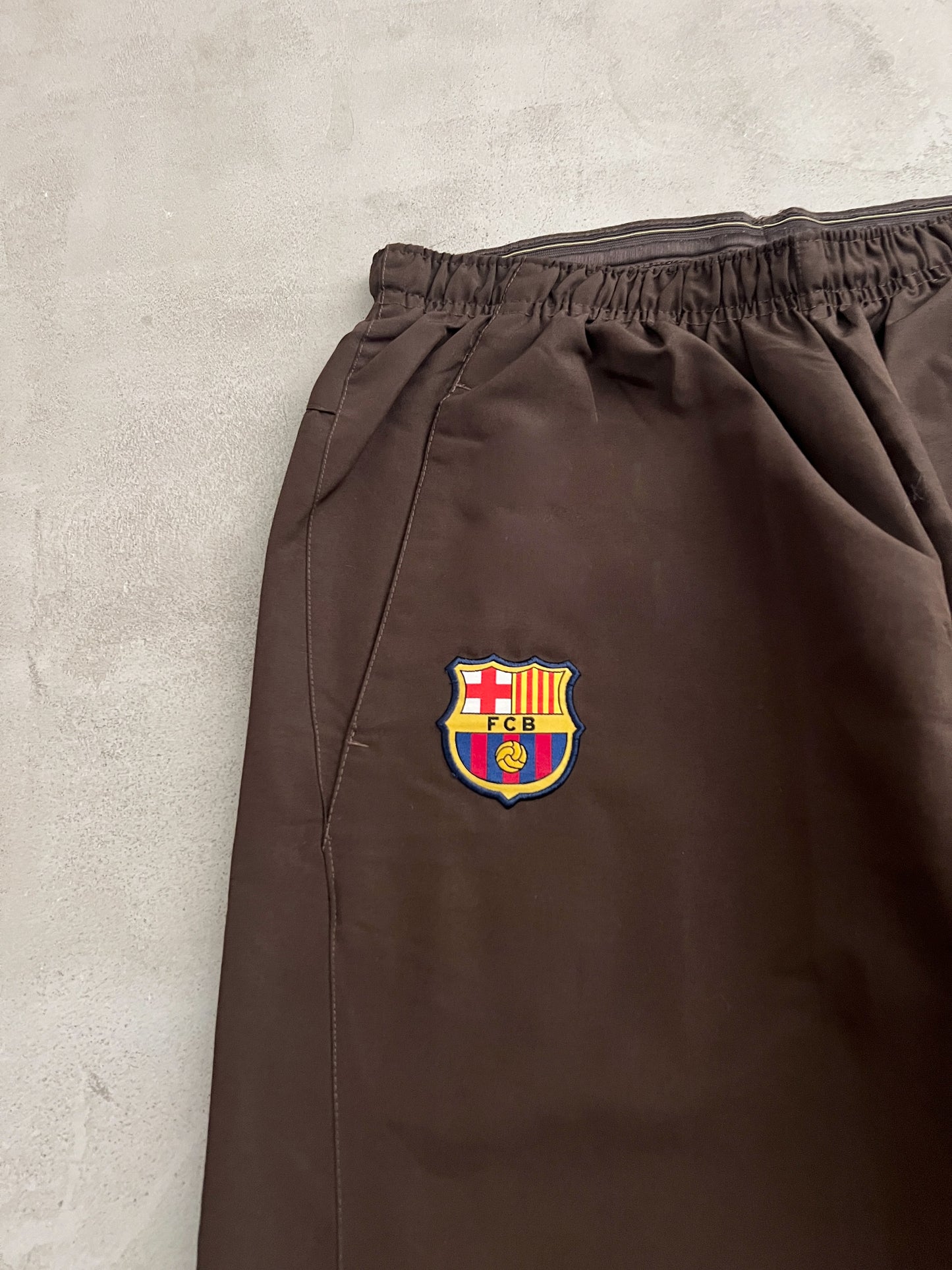 MOCHA FC BARCELONA NIKE TRACK PANTS - 2000S - L/XL