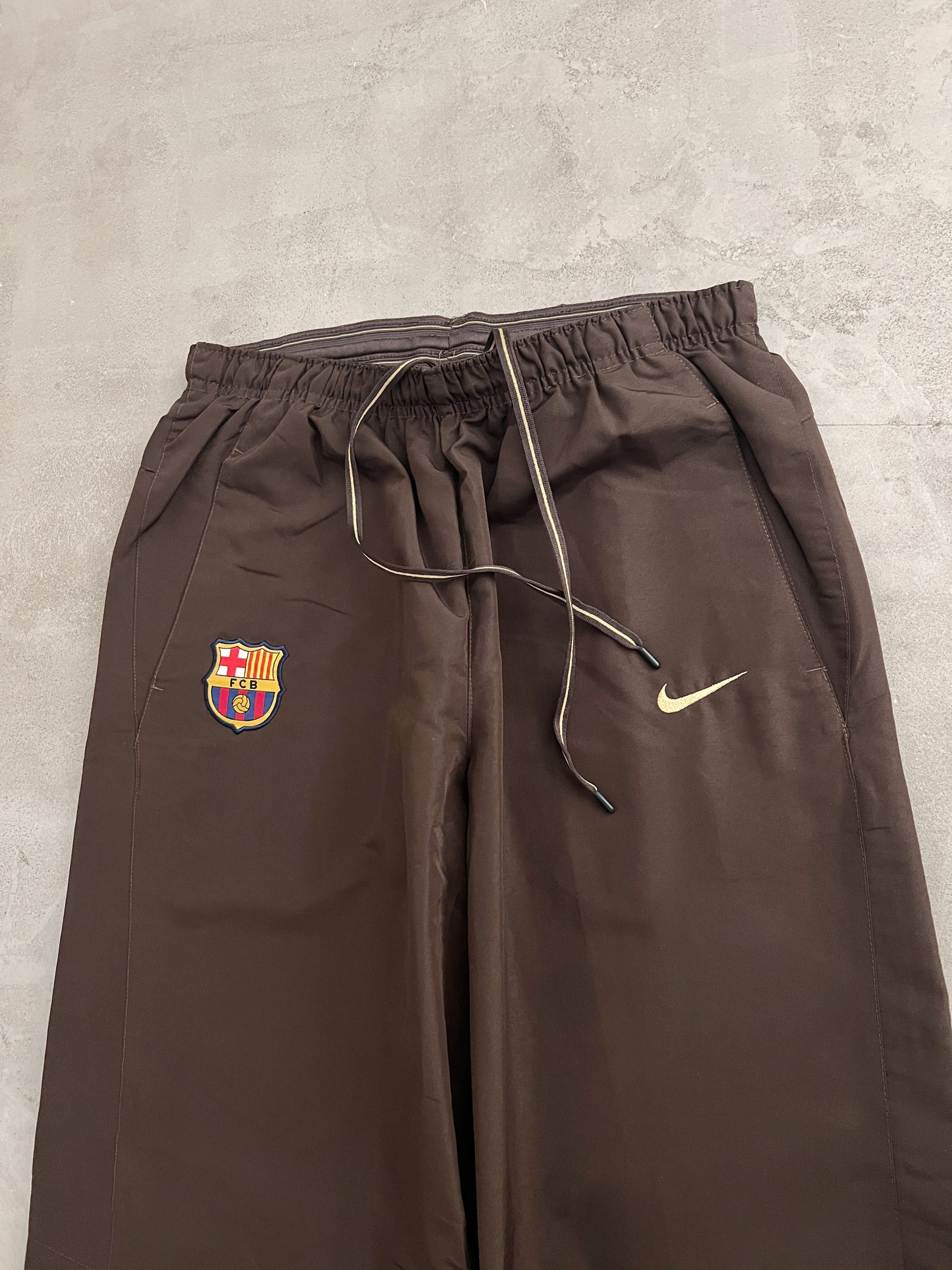 MOCHA FC BARCELONA NIKE TRACK PANTS - 2000S - L/XL