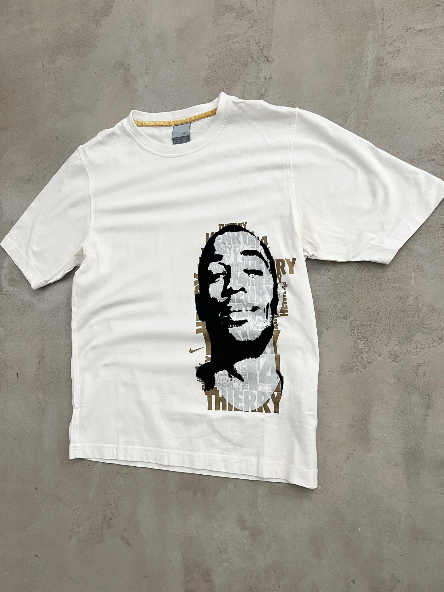 WHITE THIERRY HENRY NIKE TEE - 2000S - S/XS