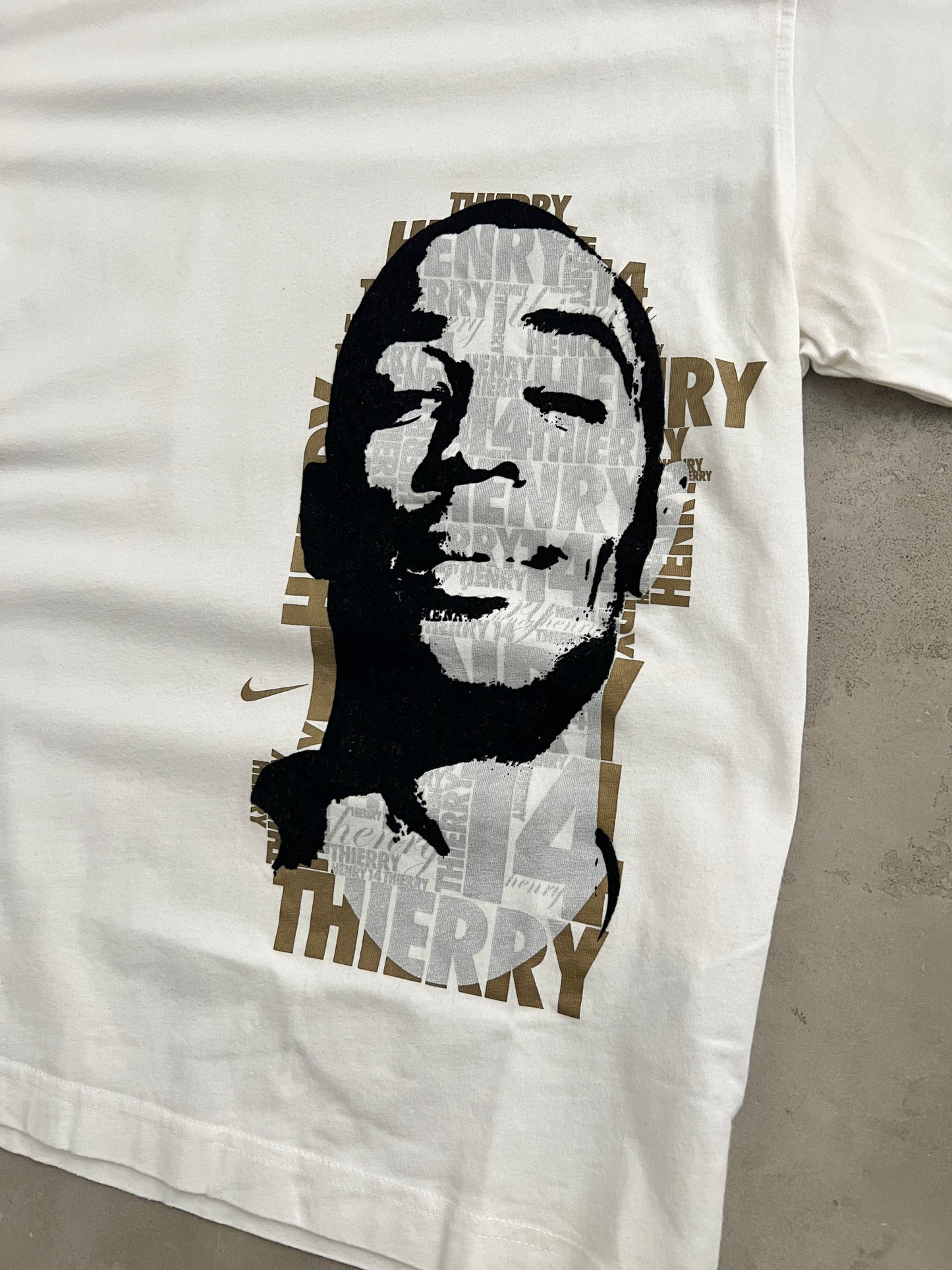 WHITE THIERRY HENRY NIKE TEE - 2000S - S/XS
