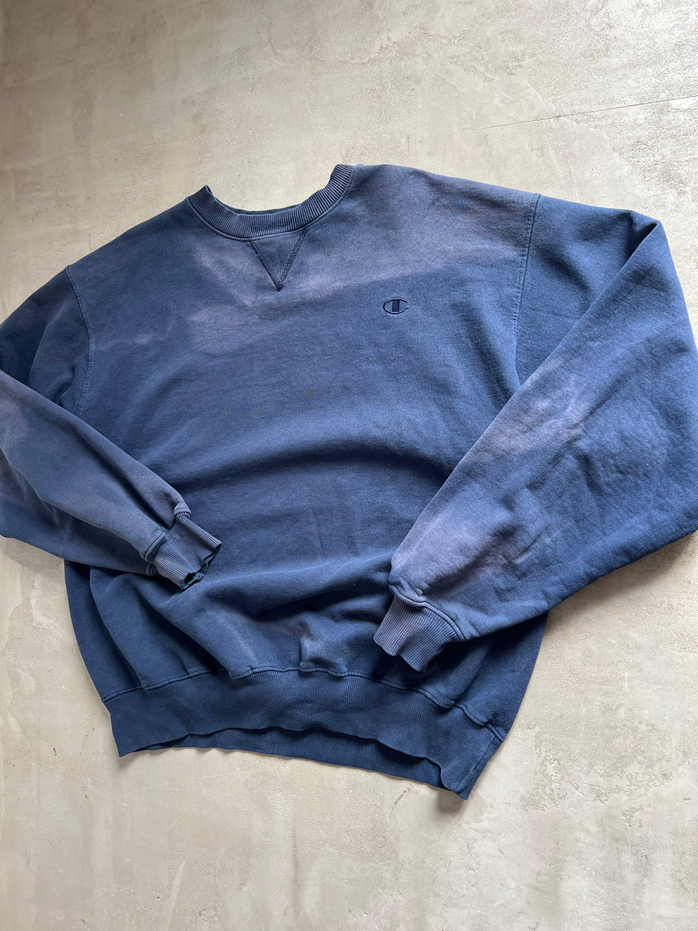 FADED NAVY CHAMPION SWEATER - 1990S - XL/L