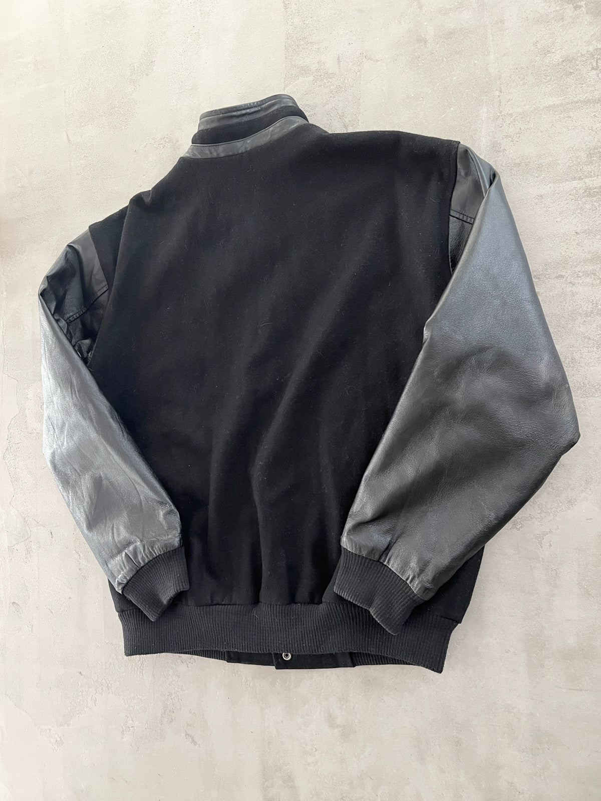 BLACK GUINNESS LEATHER JACKET - 1990S - M