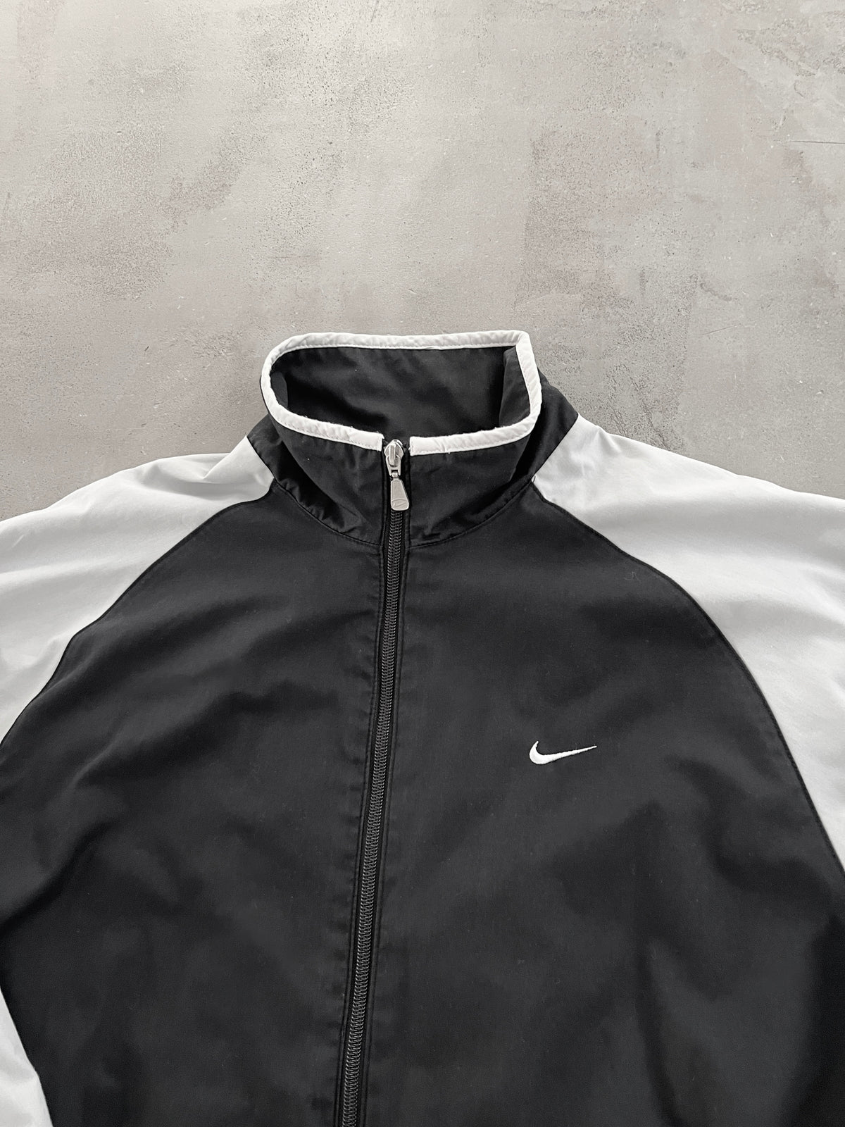 BLACK NIKE TRACK JACKET - 2000S - L