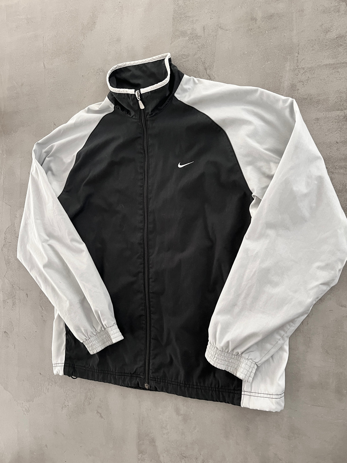 BLACK NIKE TRACK JACKET - 2000S - L