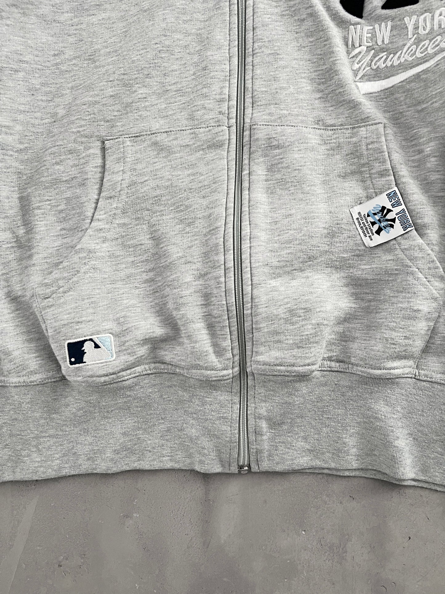 GREY YANKEES ZIP UP HOODIE - 1990S - L/M