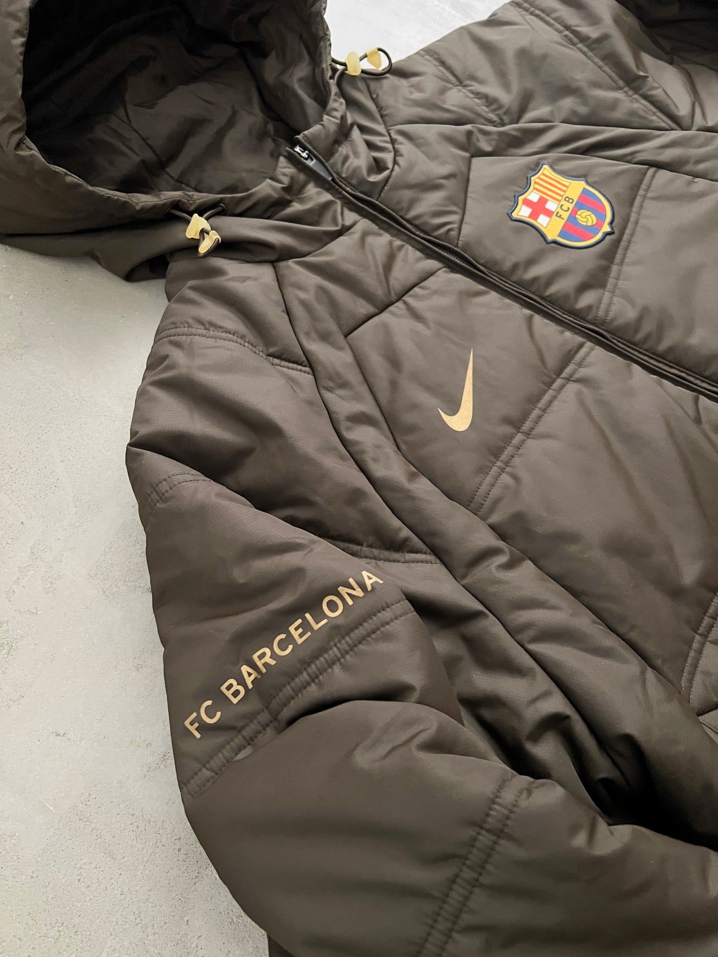 MOCHA FC BARCELONA NIKE FALL PUFFER - 2000S - L