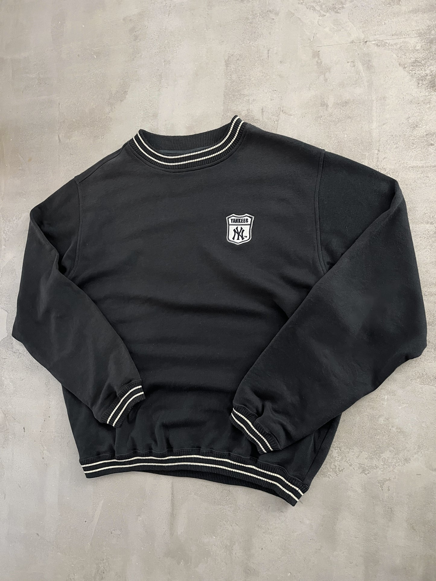 BLACK YANKEES SWEATER - 1990S - L/M