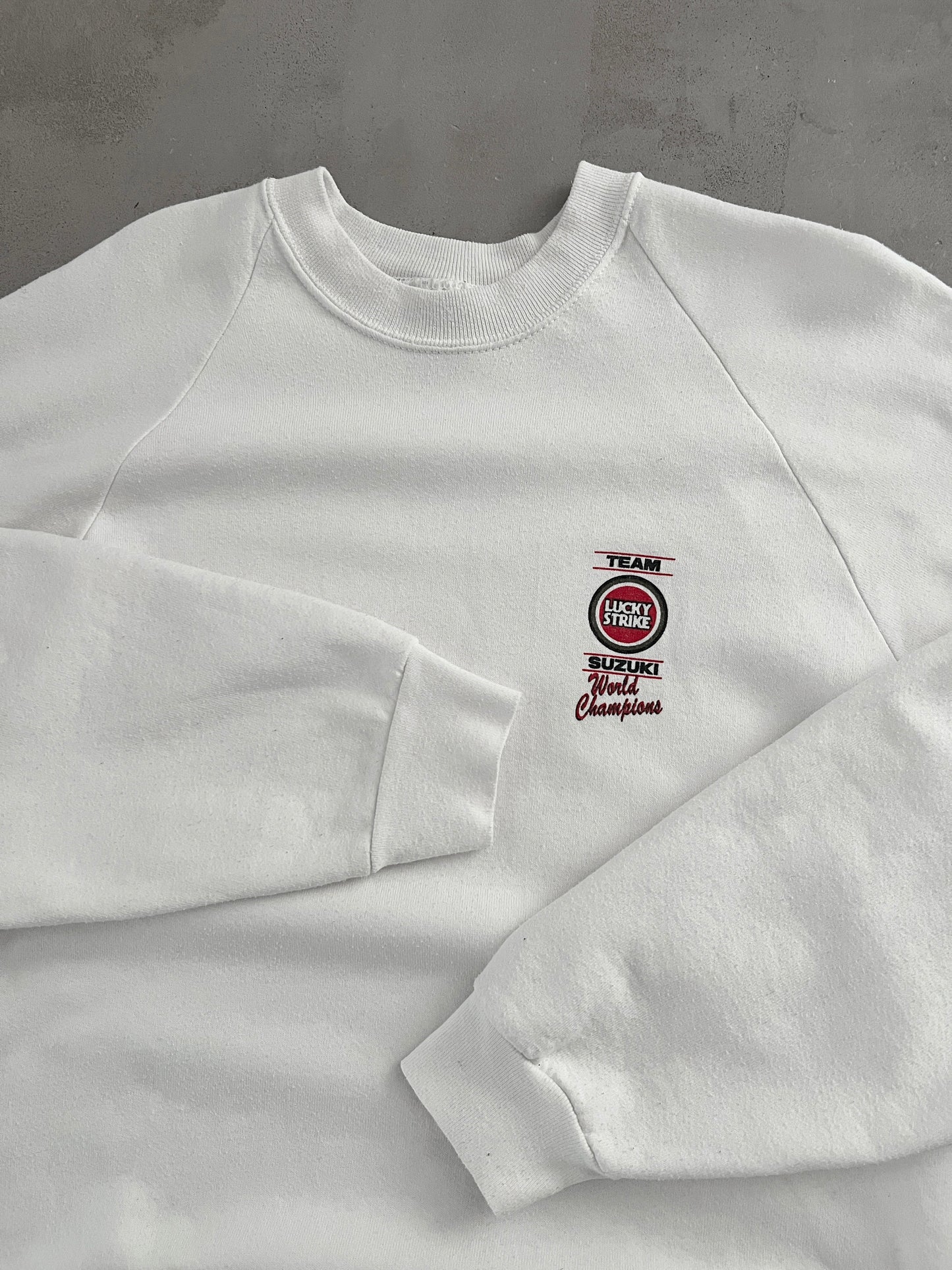 WHITE LUCKY STRIKE SUZUKI SWEATER - 1990S - L/XL